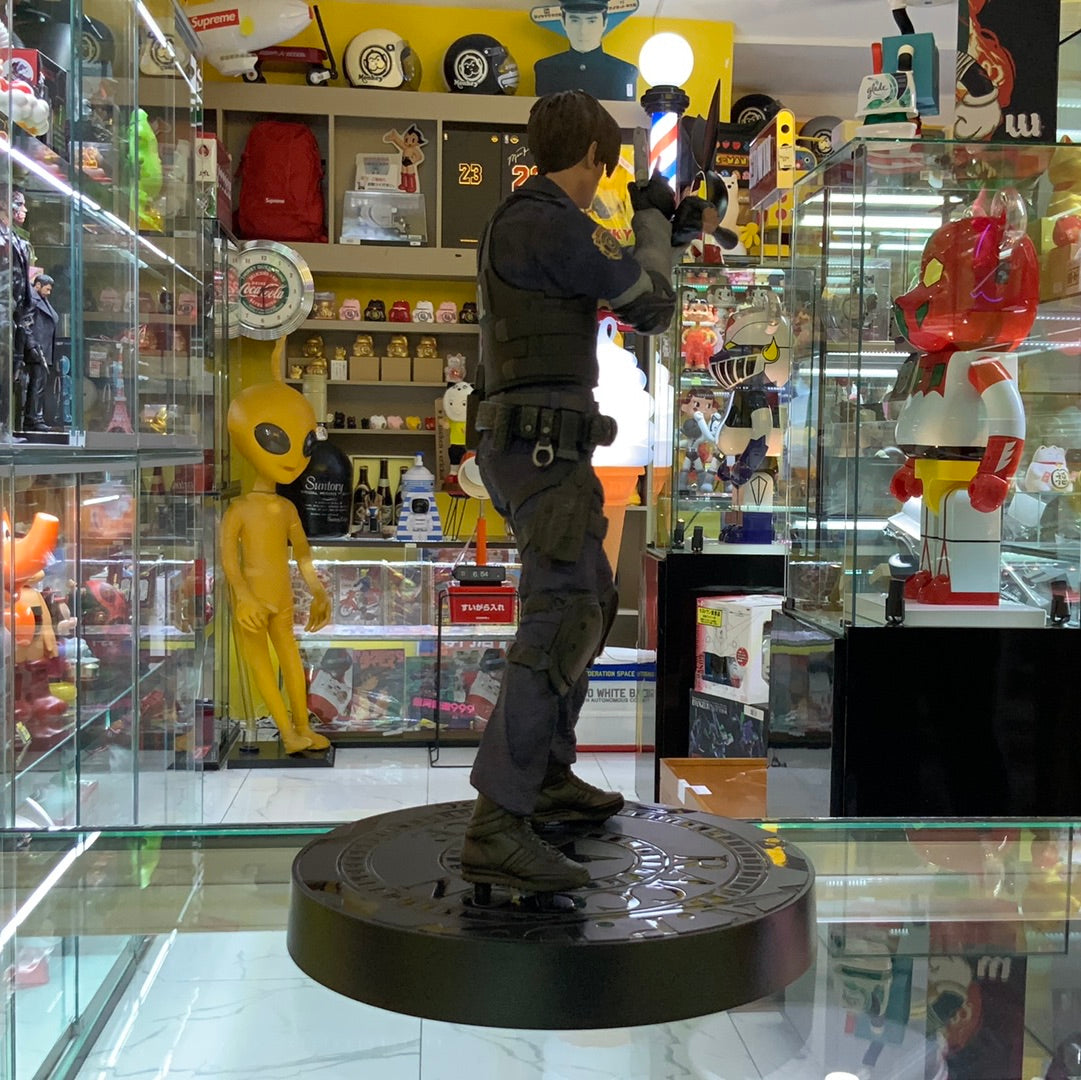 Resident evil Biohazard RE2 Figure collector edition