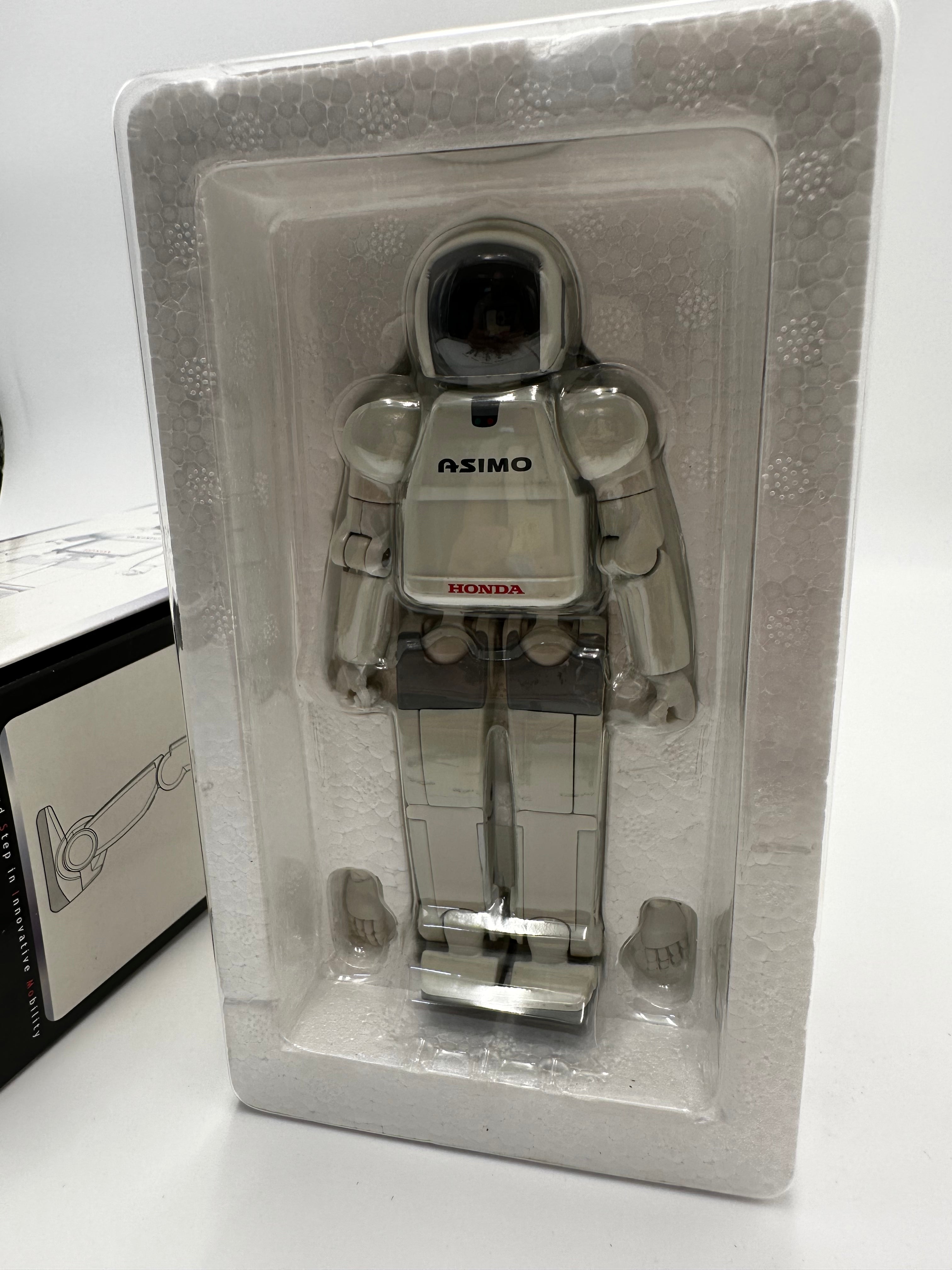 Asimo EX 1/8 scale solid heavyweight diecast