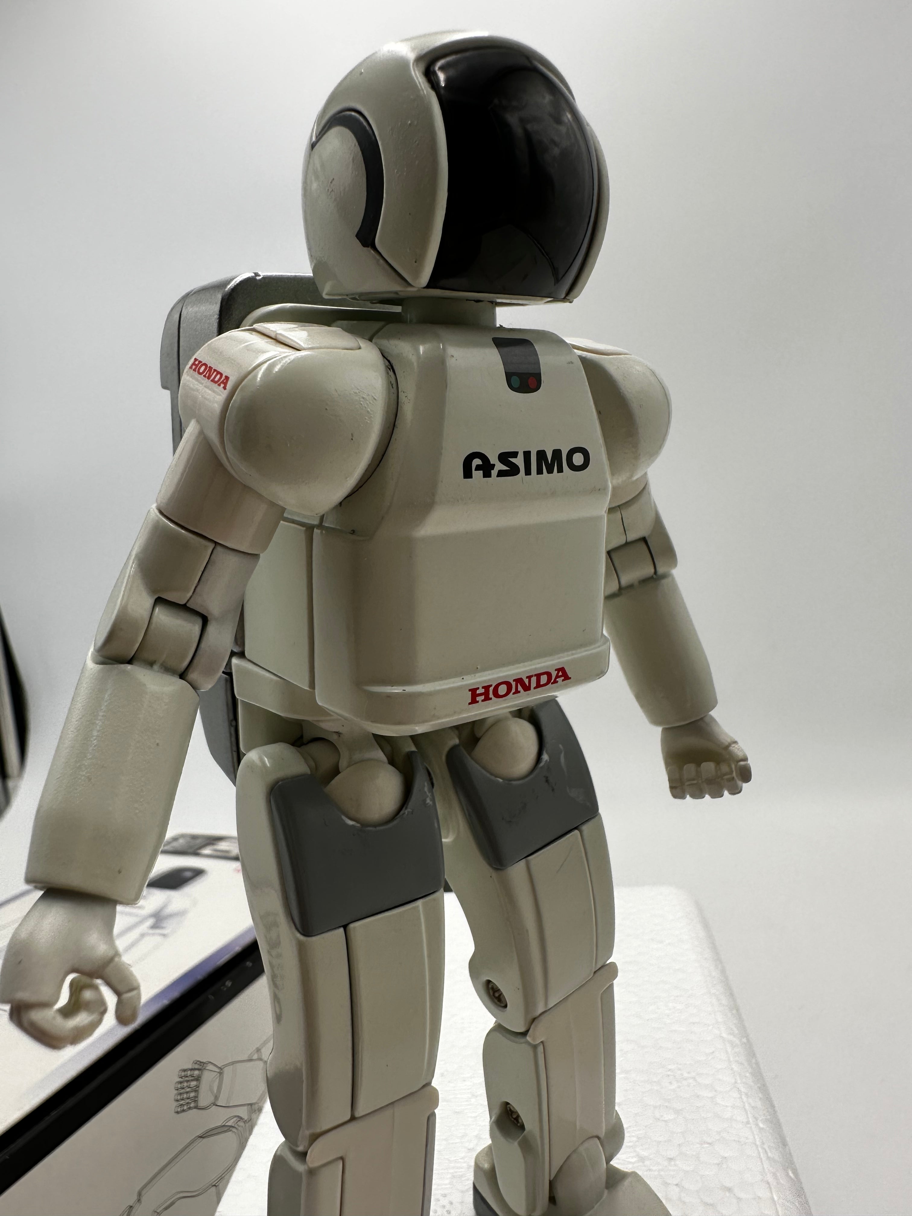Asimo EX 1/8 scale solid heavyweight diecast