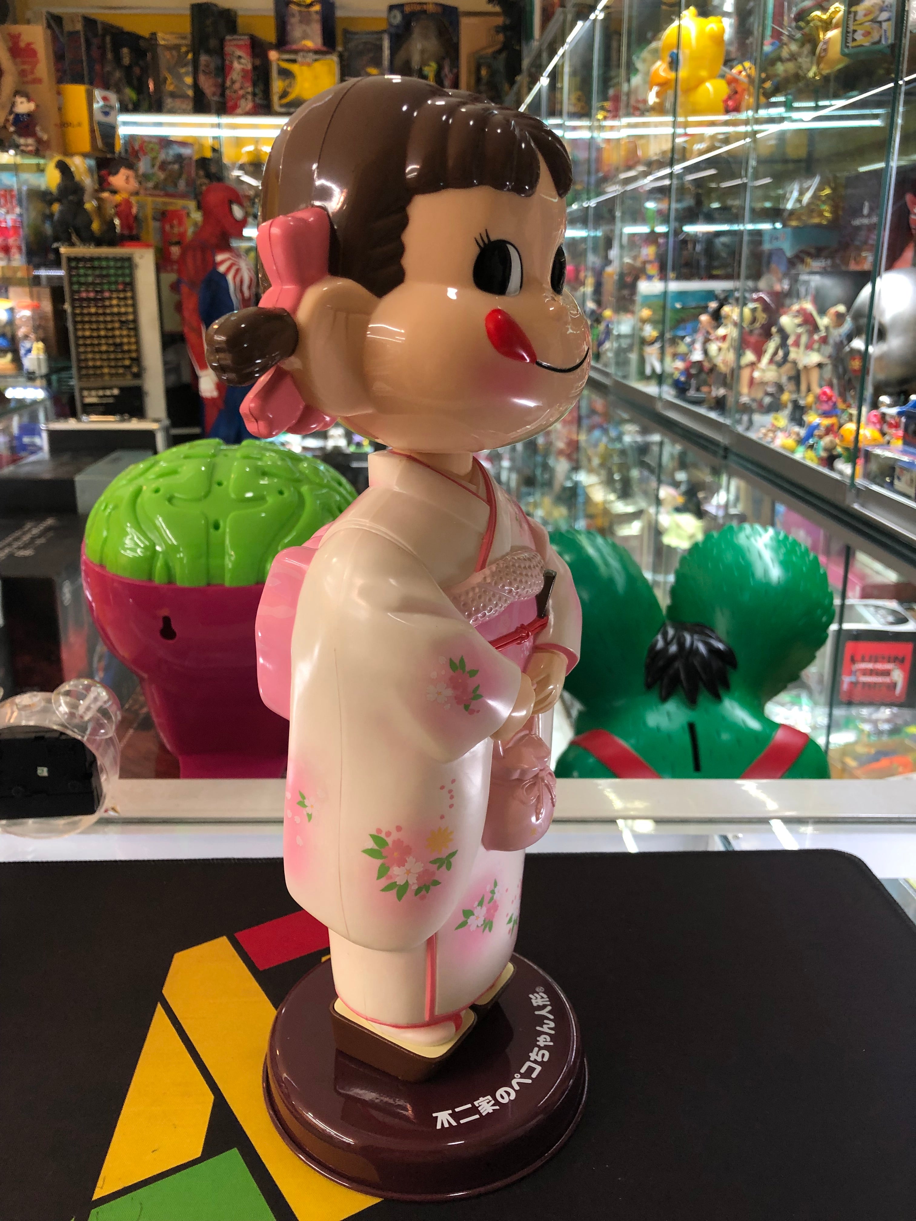 Bobblehead doll/Peko chan