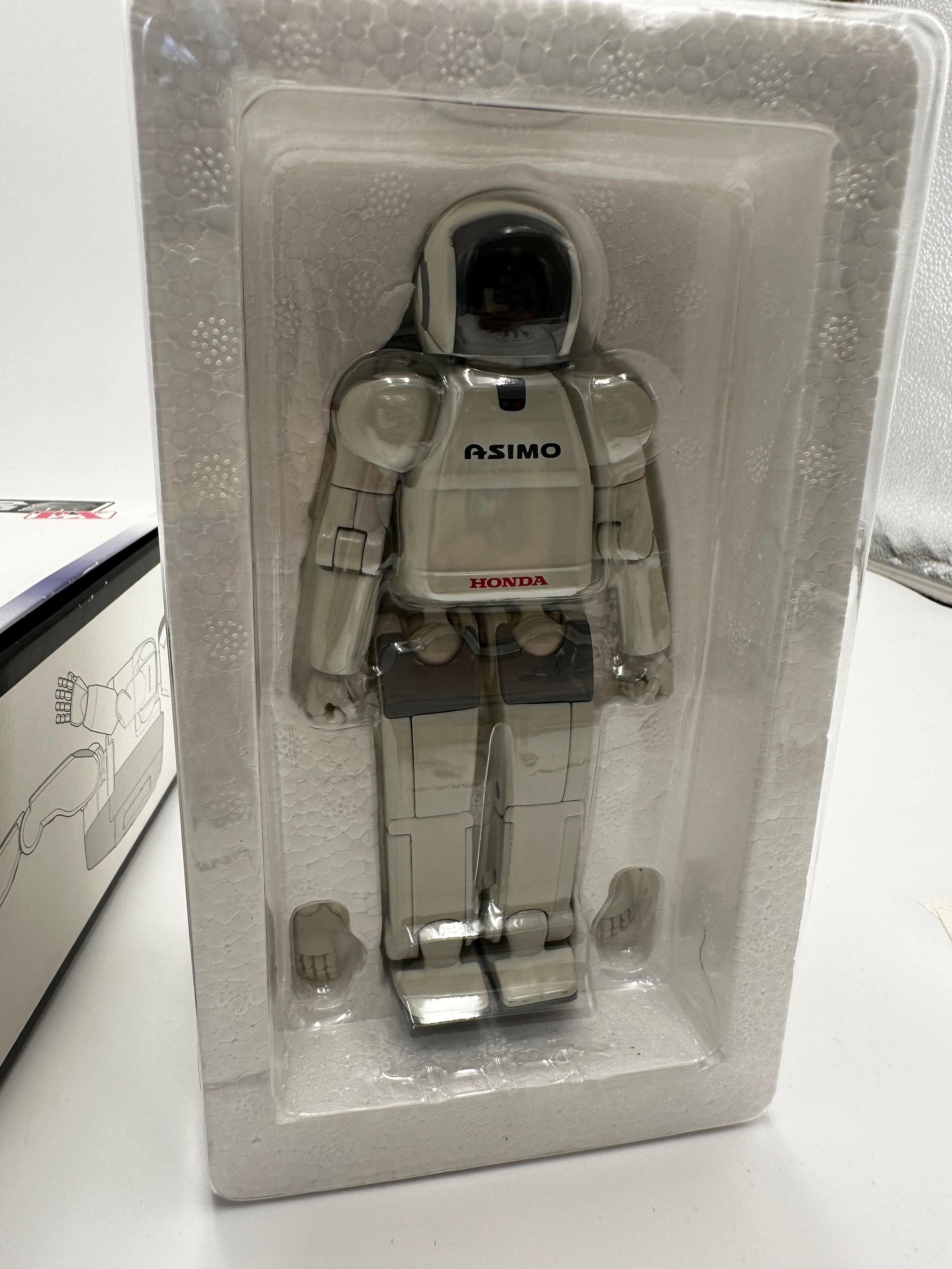 Asimo EX 1/8 scale solid heavyweight diecast