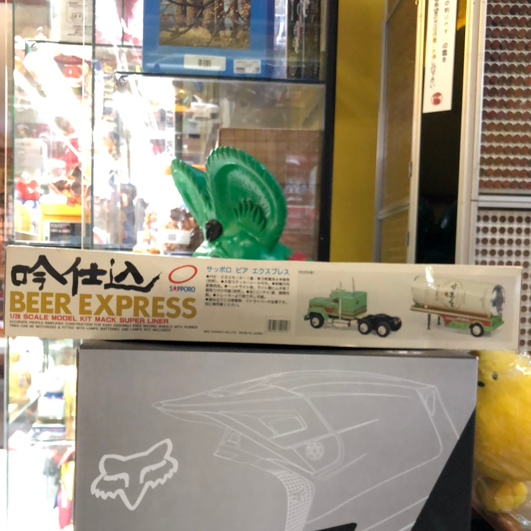 Sapporo Beer Express (1/28scale) Model kit mack super liner