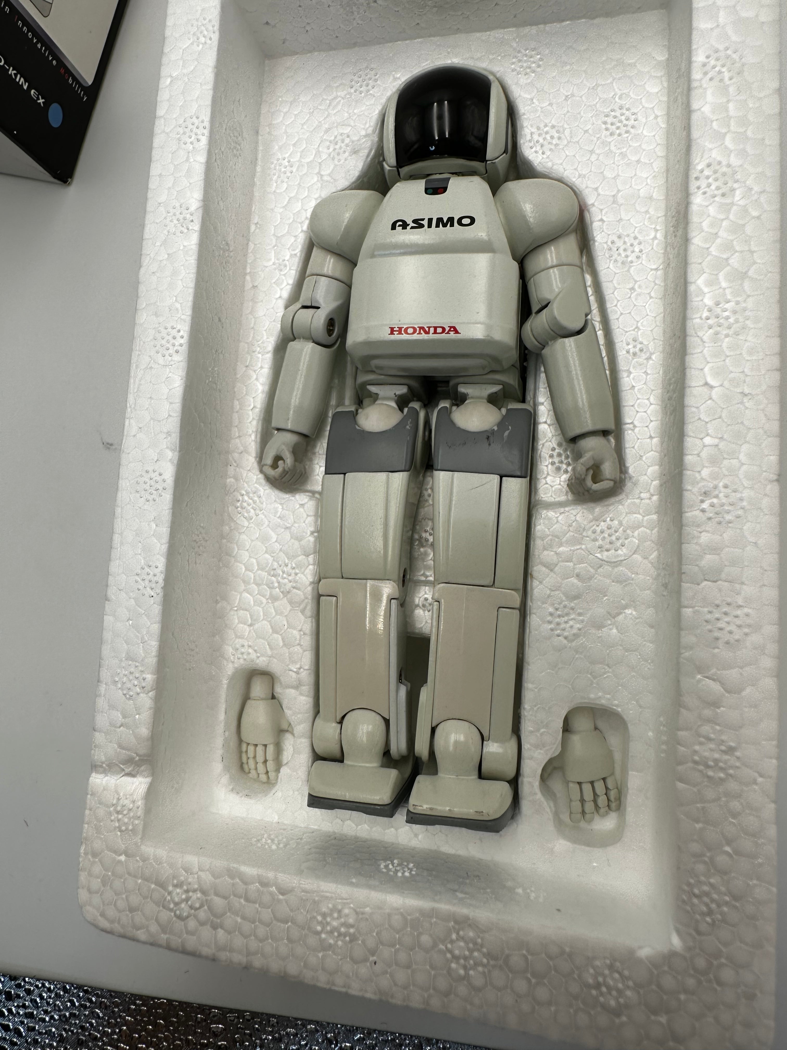 Asimo EX 1/8 scale solid heavyweight diecast