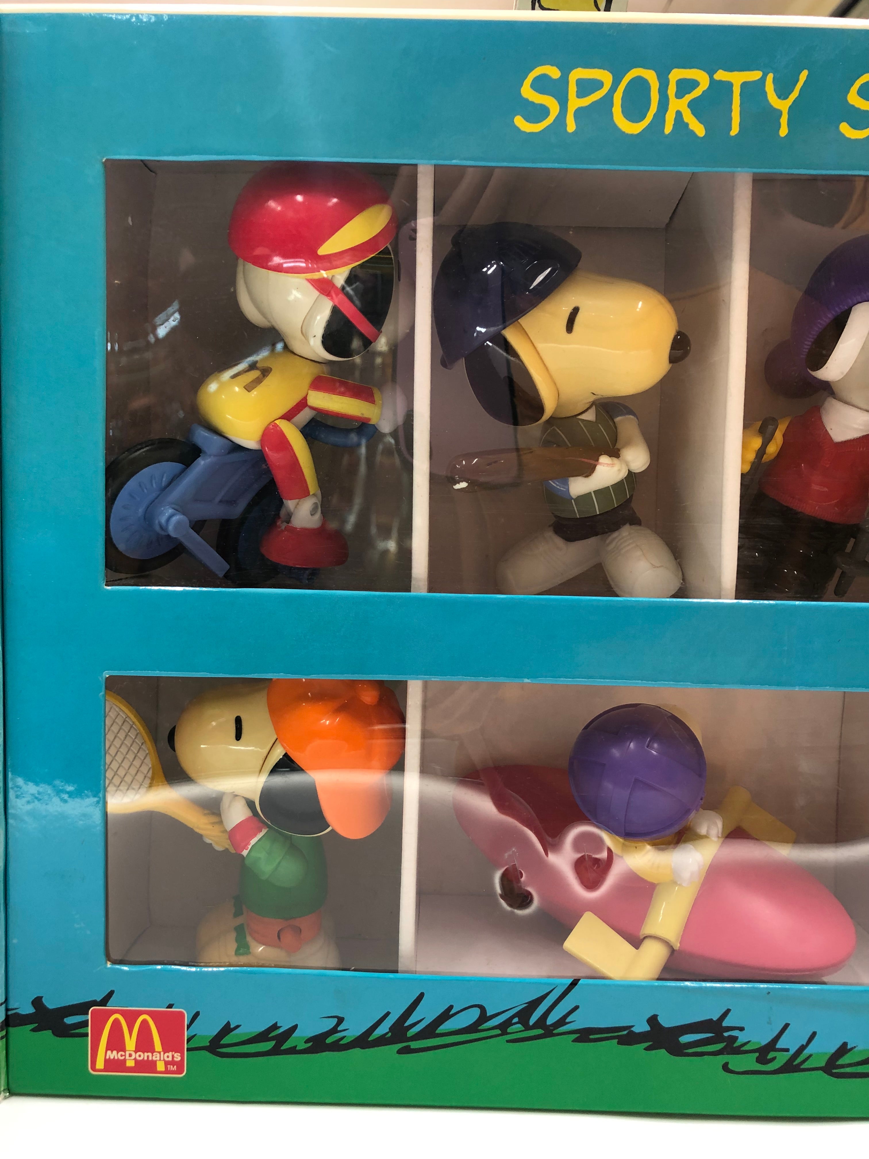 Peanuts Sporty Snoopy McDonald’s Happy Meal Set