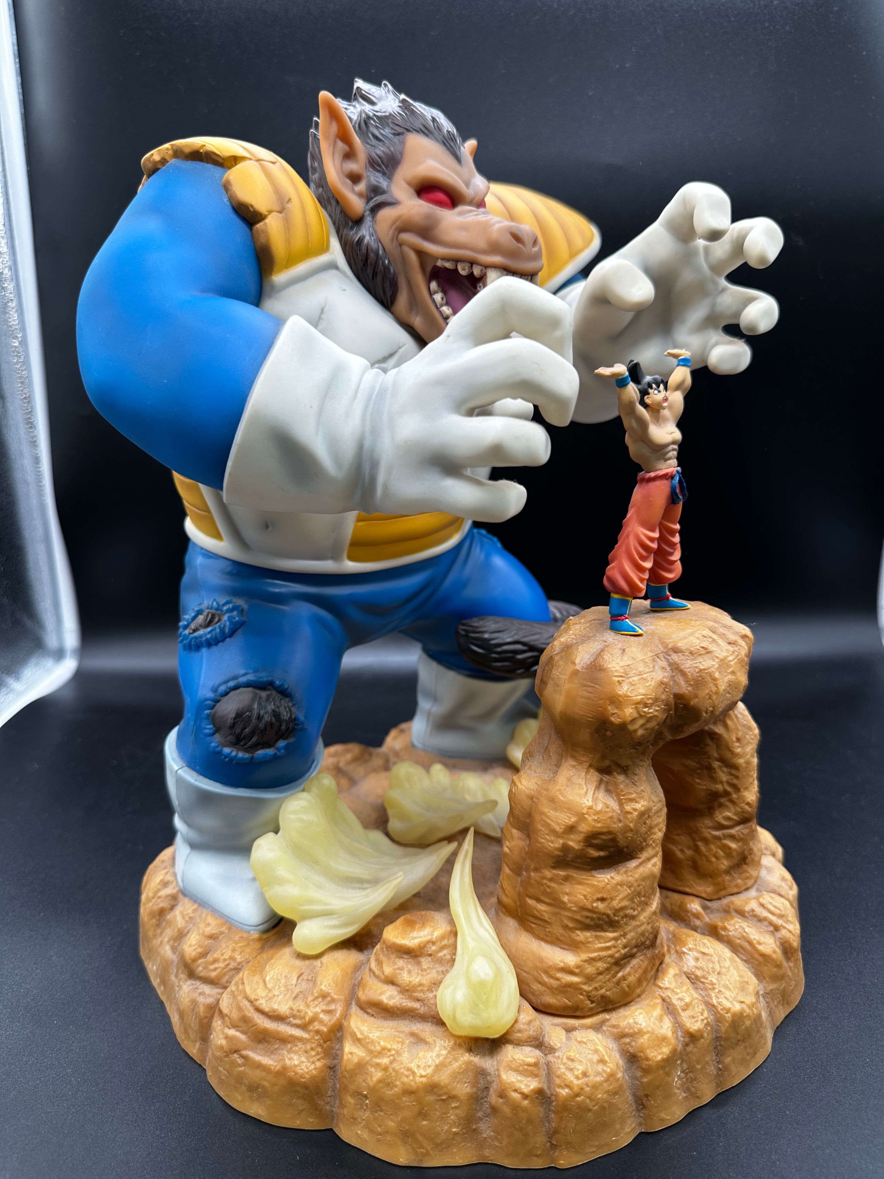 Banpresto - Ichiban Kuji Dragon Ball Showdown edited by A-Prize Daisaru Vegeta Vs Son Goku figure