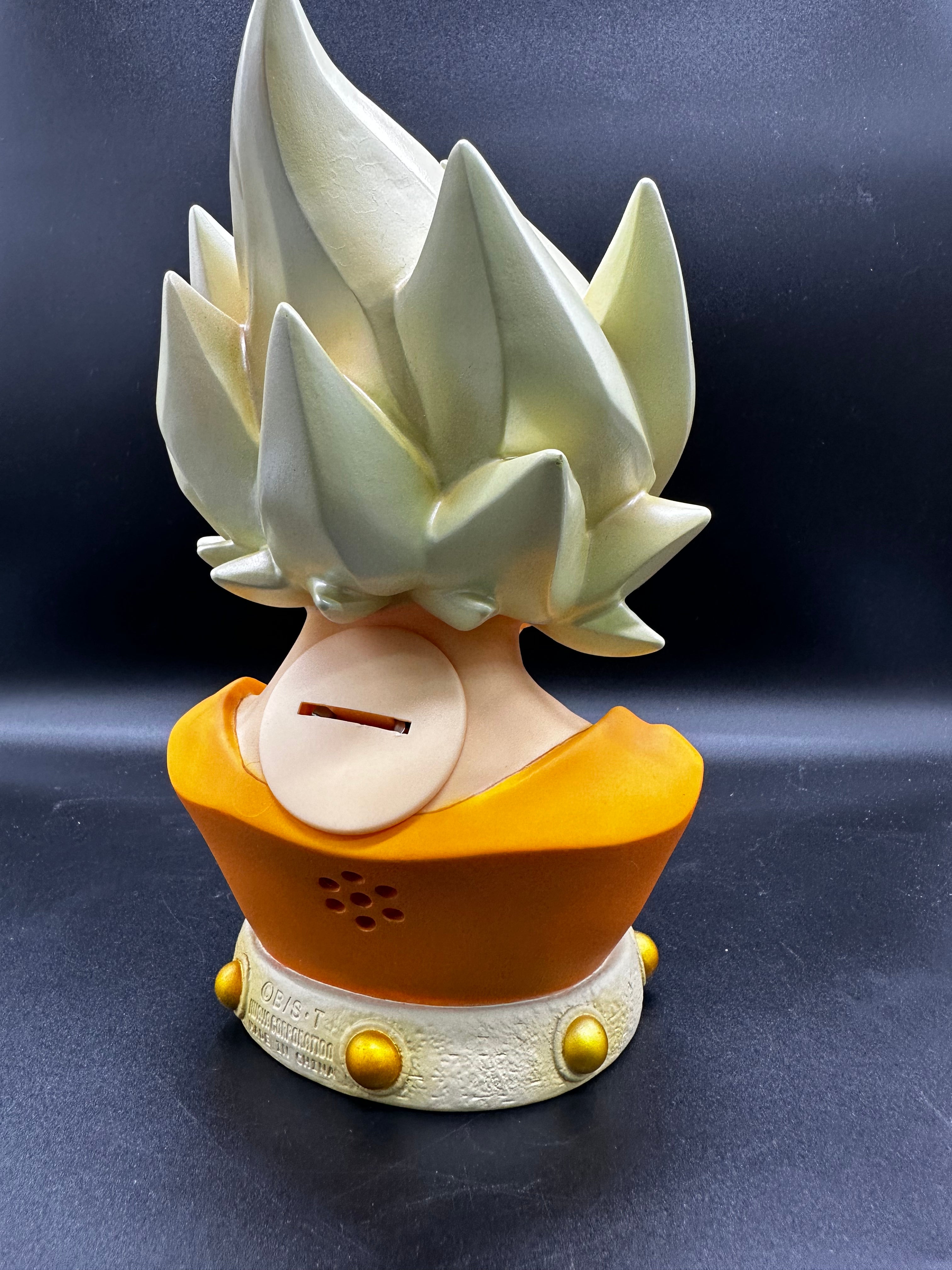 Headbust Goku coinbank vinyl