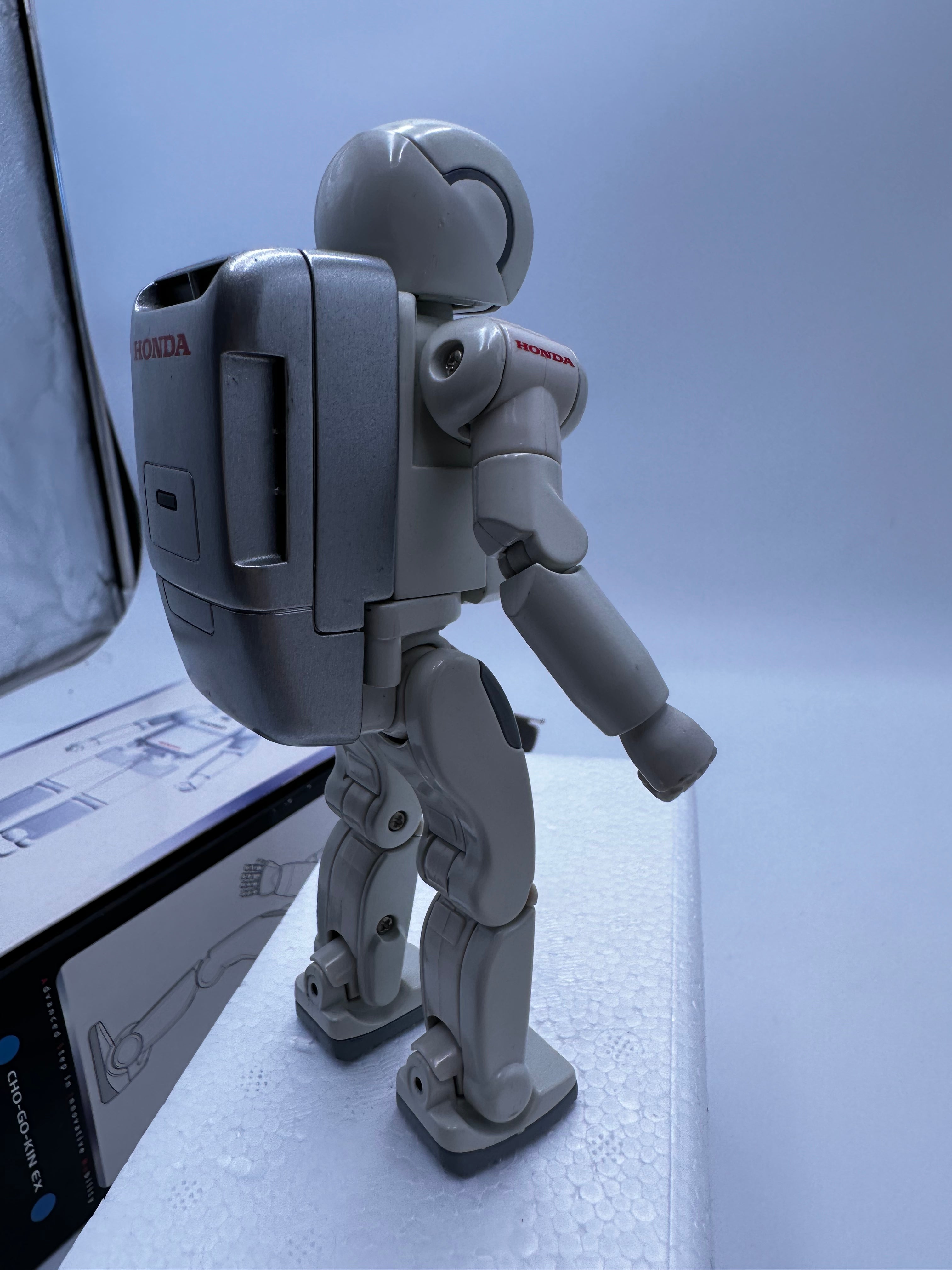 Asimo EX 1/8 scale solid heavyweight diecast