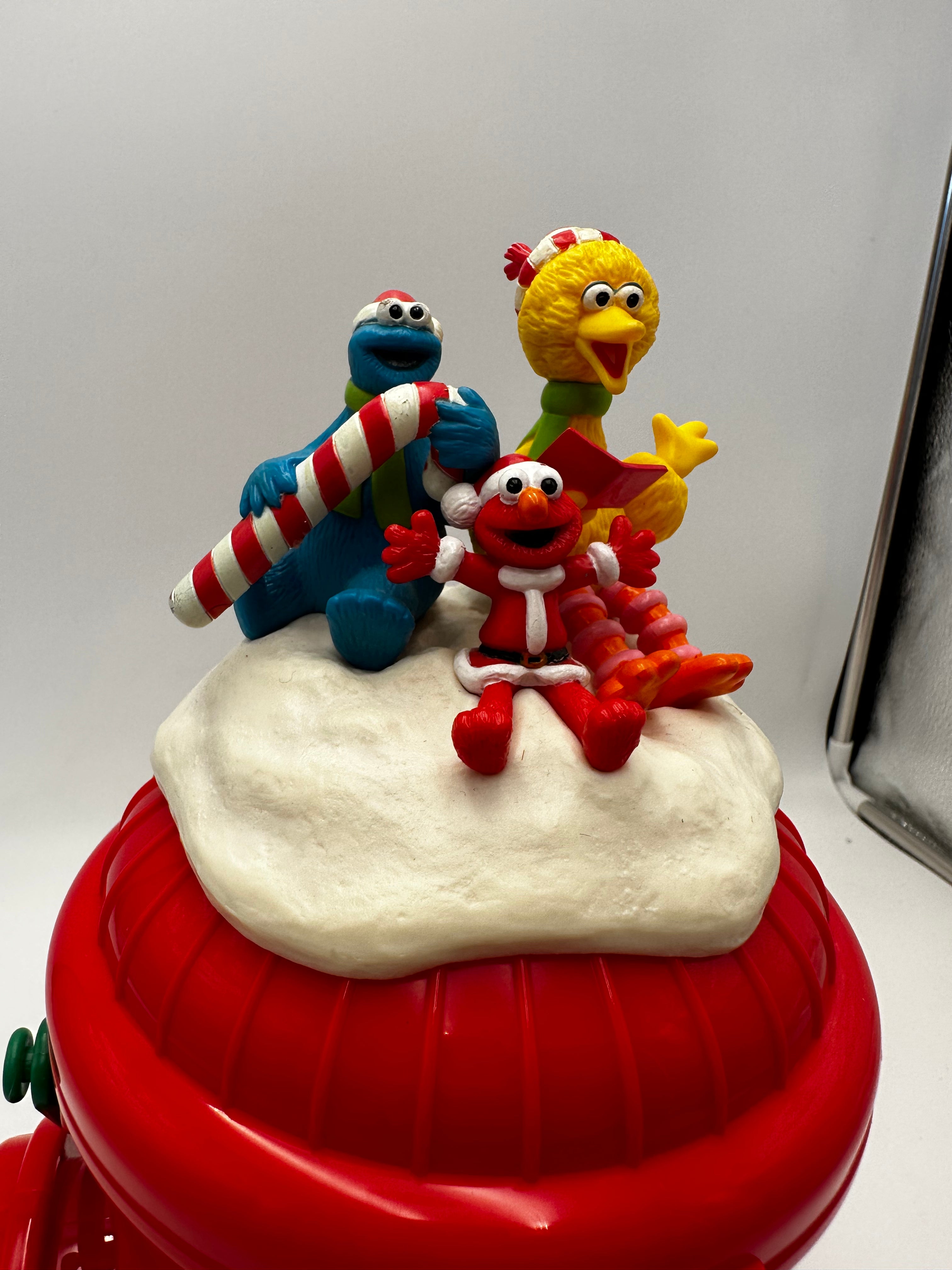 Popcorn holder universal studio japan. sesame street