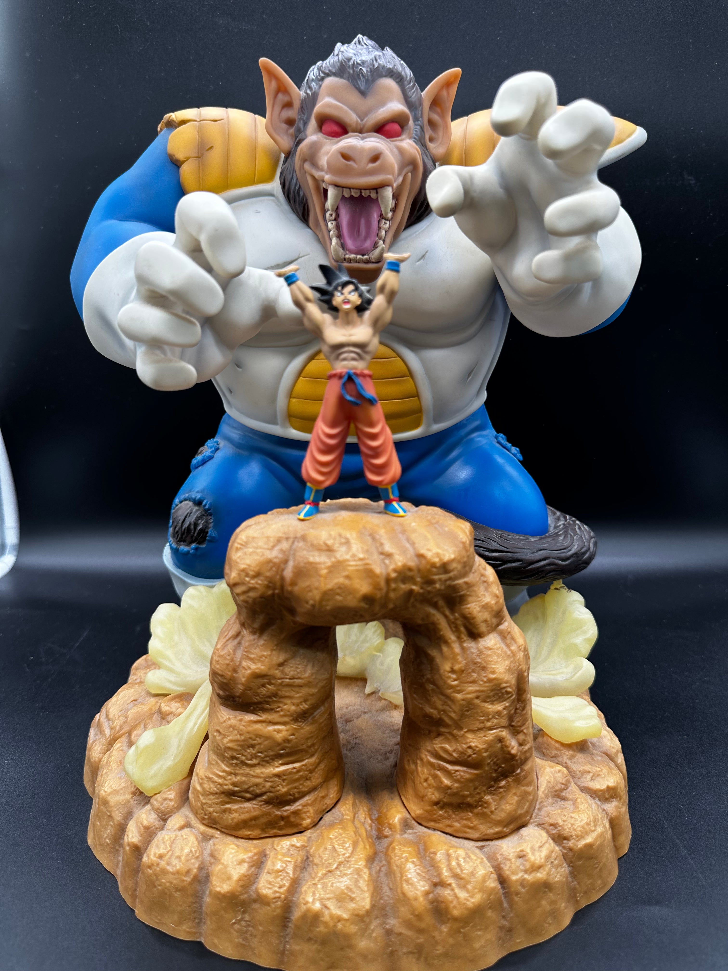 Banpresto - Ichiban Kuji Dragon Ball Showdown edited by A-Prize Daisaru Vegeta Vs Son Goku figure