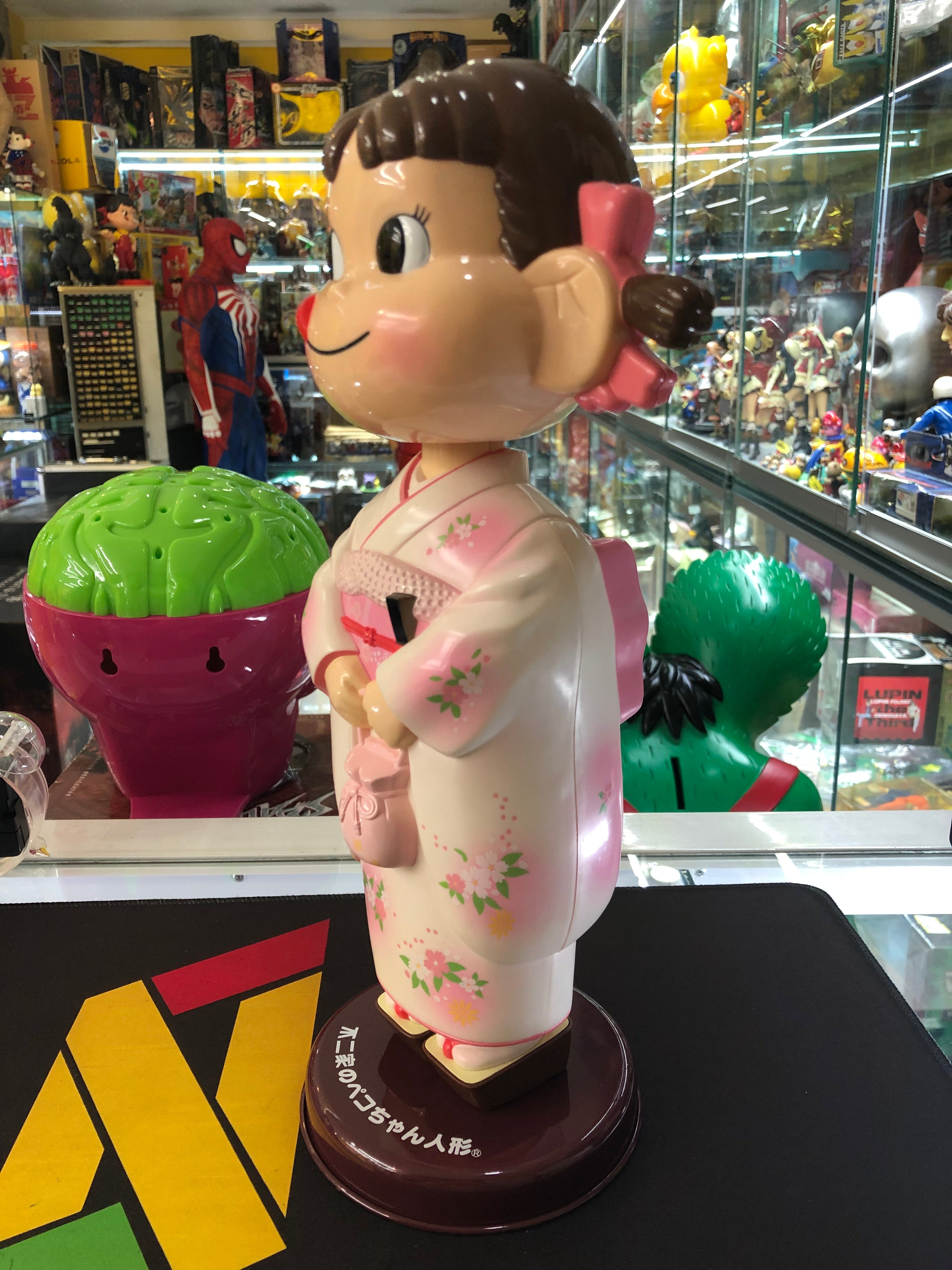 Bobblehead doll/Peko chan