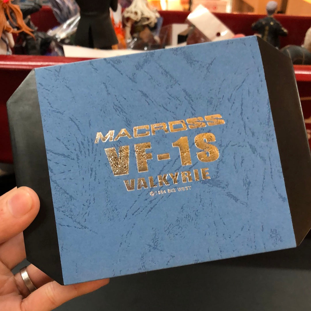 Macross 1/144 Scale diecast model VF-1S Valkyrie