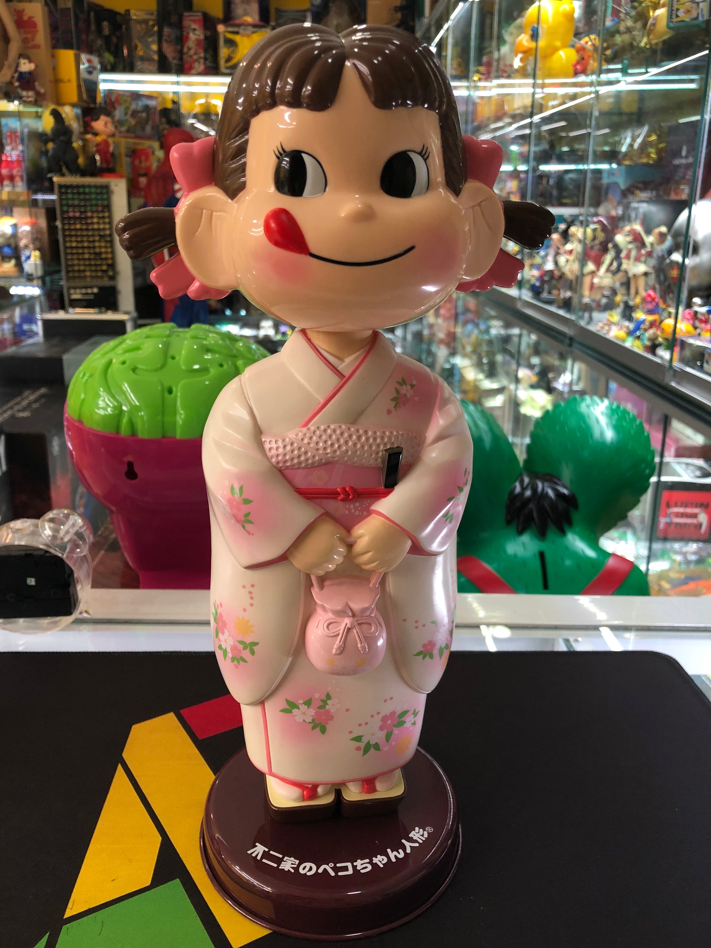 Bobblehead doll/Peko chan