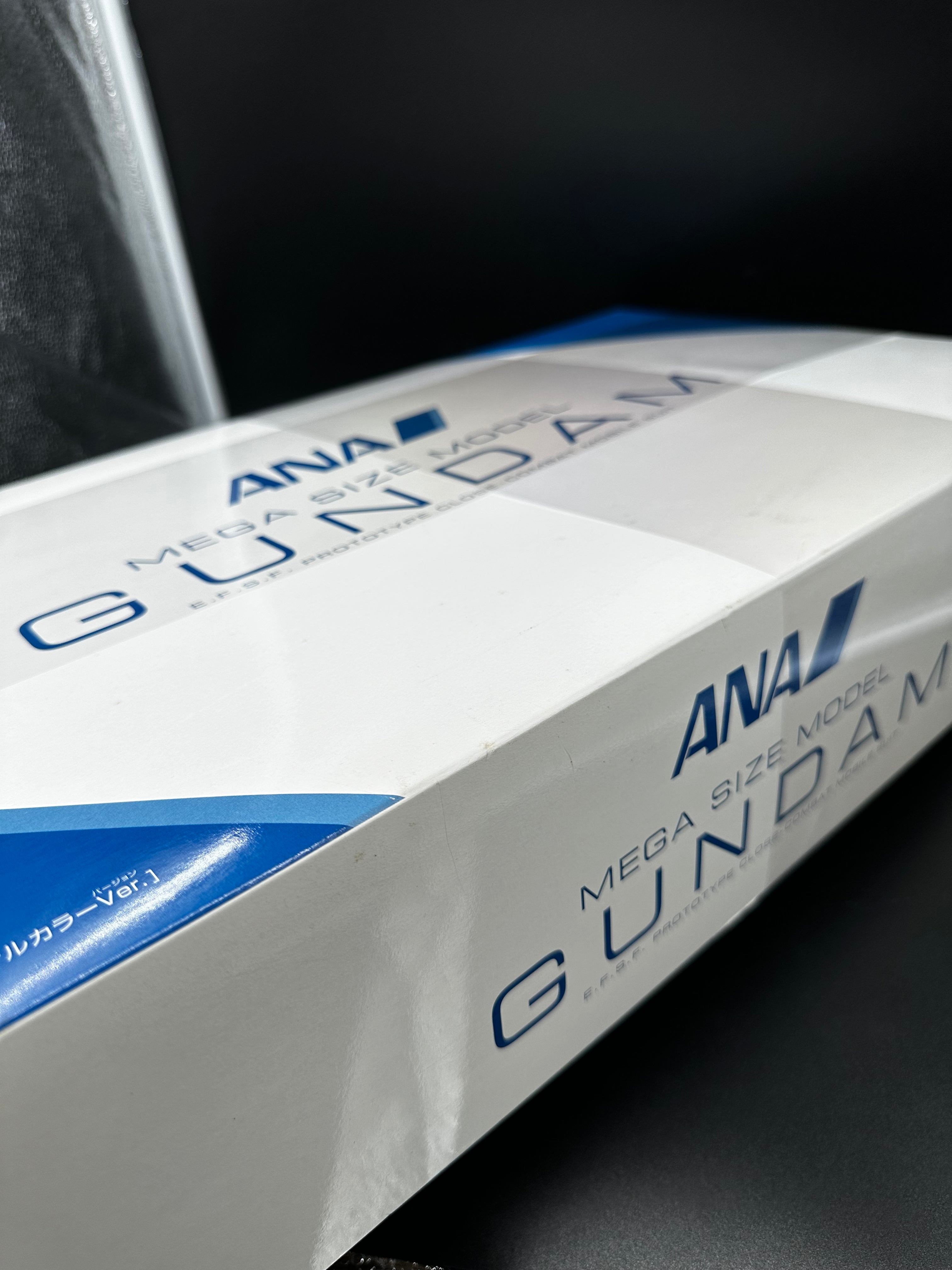 ANA x GUNDAM mega size model