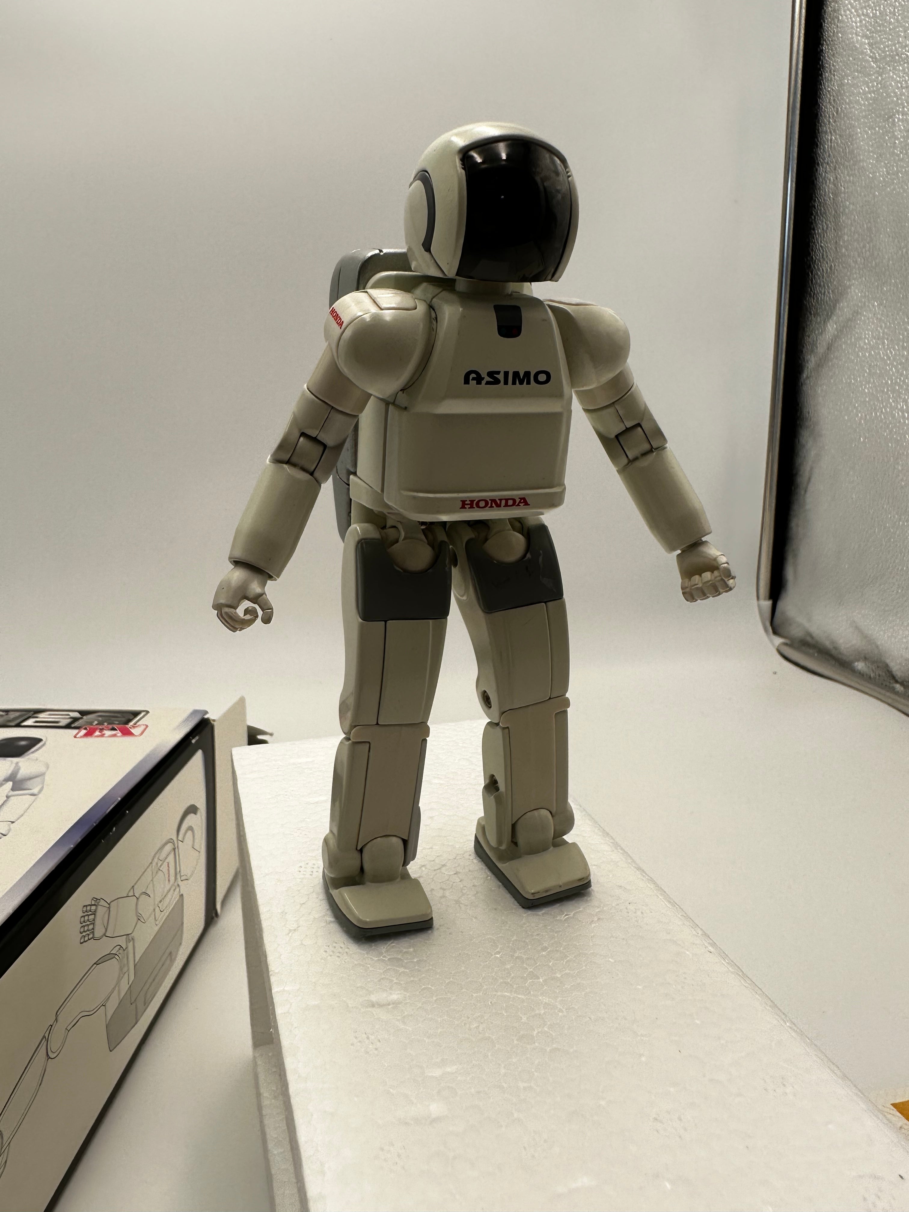 Asimo EX 1/8 scale solid heavyweight diecast