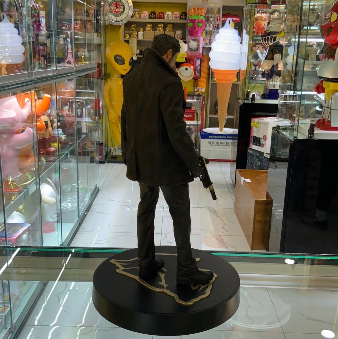 Resident Evil 8 Village Collectors Chris Redfield Statue