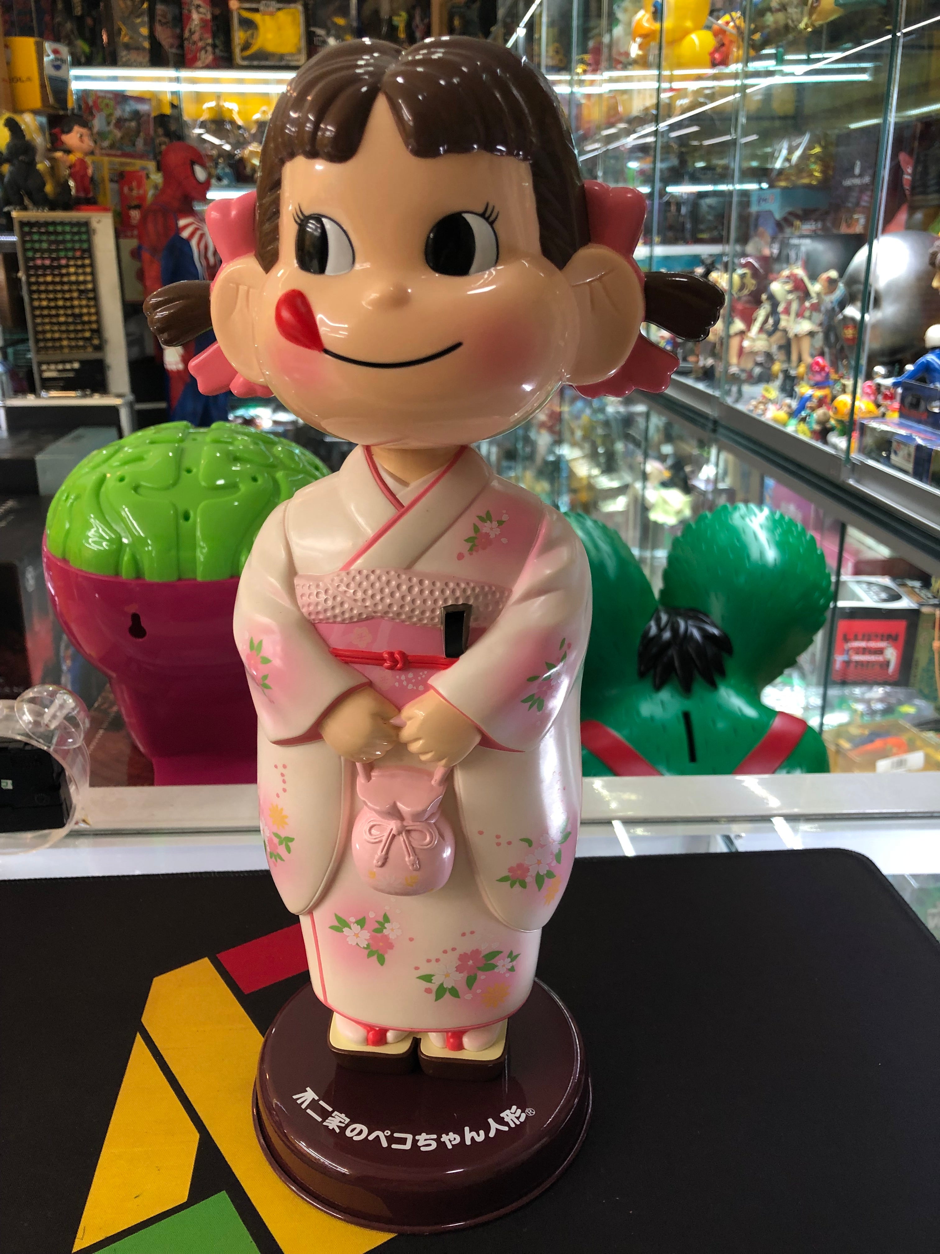Bobblehead doll/Peko chan