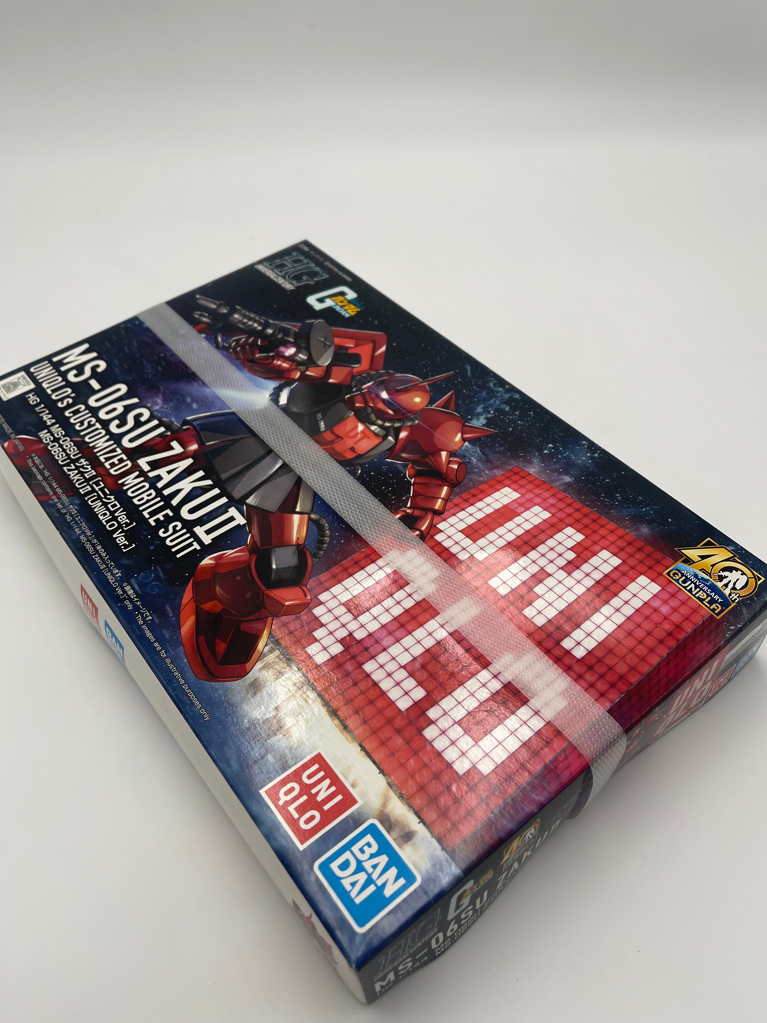 MS-06SU ZAKU ll UNIQLO’s CUSTOMIZED MOBILE SUIT