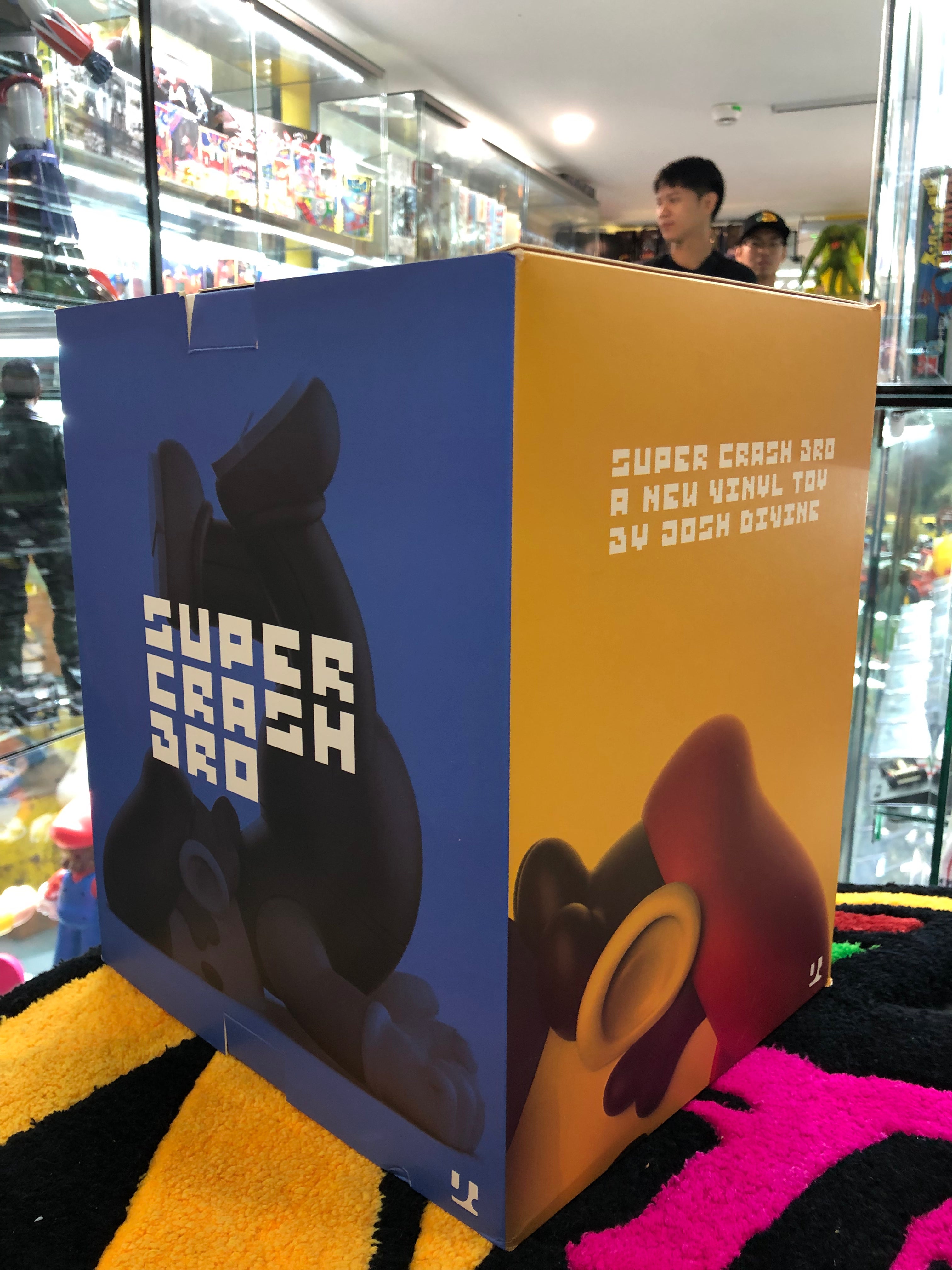 Super crash and a new vinyl toy at dosh divine
