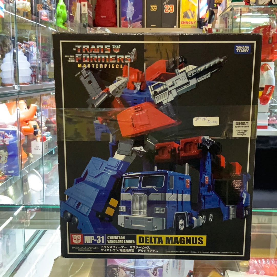 THE TRANSFORMER MASTERPIECE  DELTA MAGNUS
