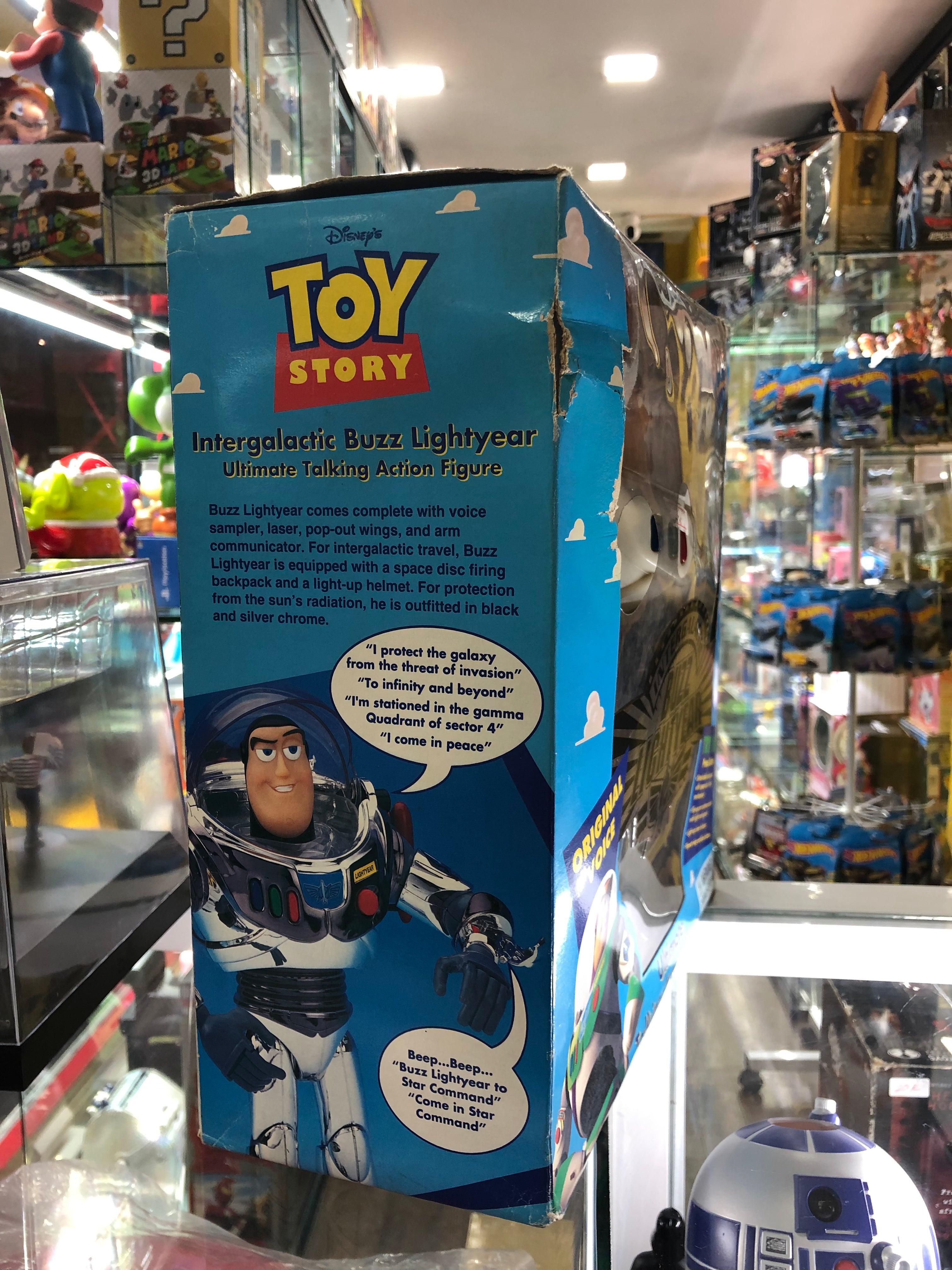 Intergalactic Buzz Lightyear Ultimate Talking Action figure