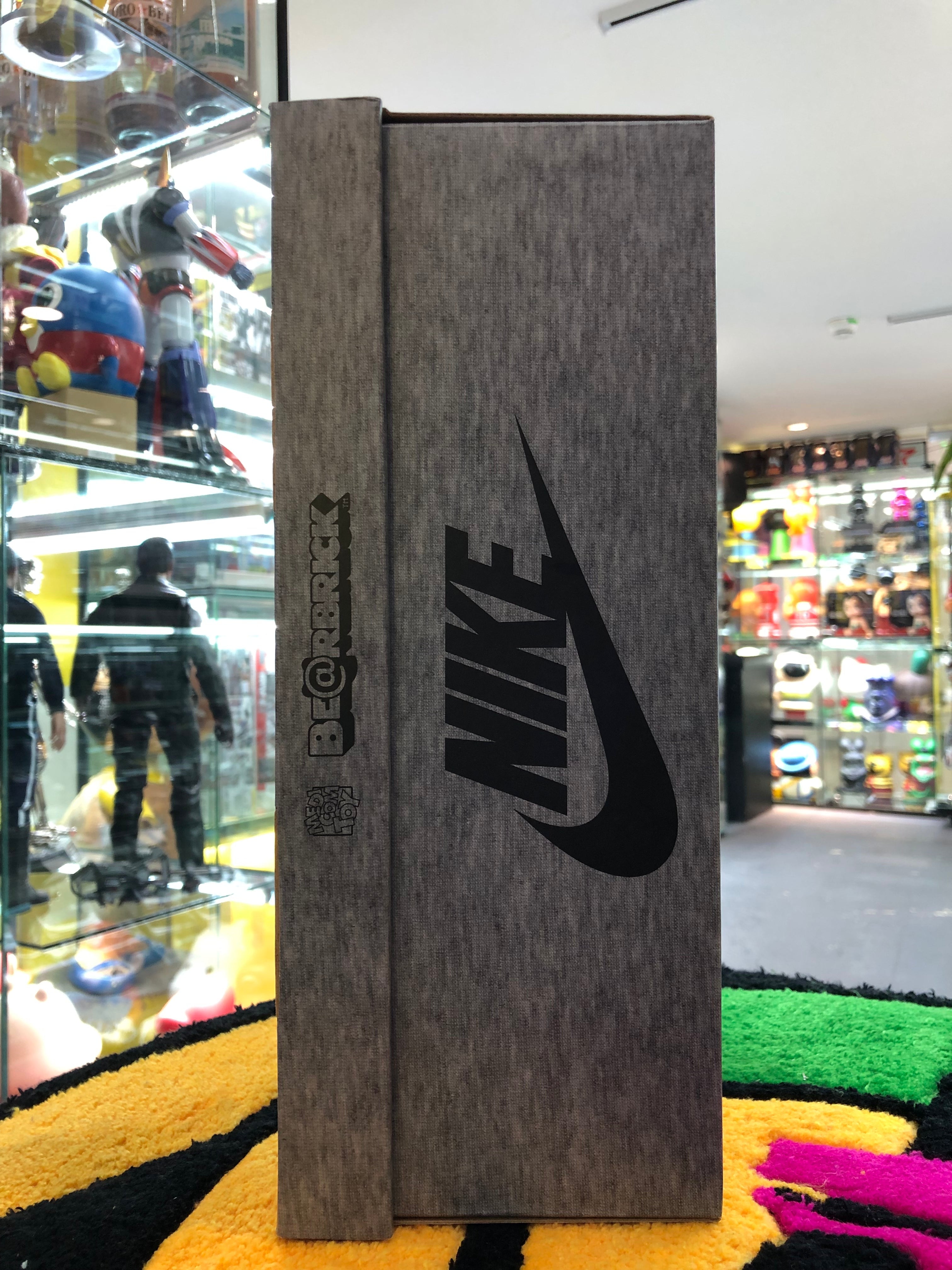 Nike Bearbrick 400% and 100%