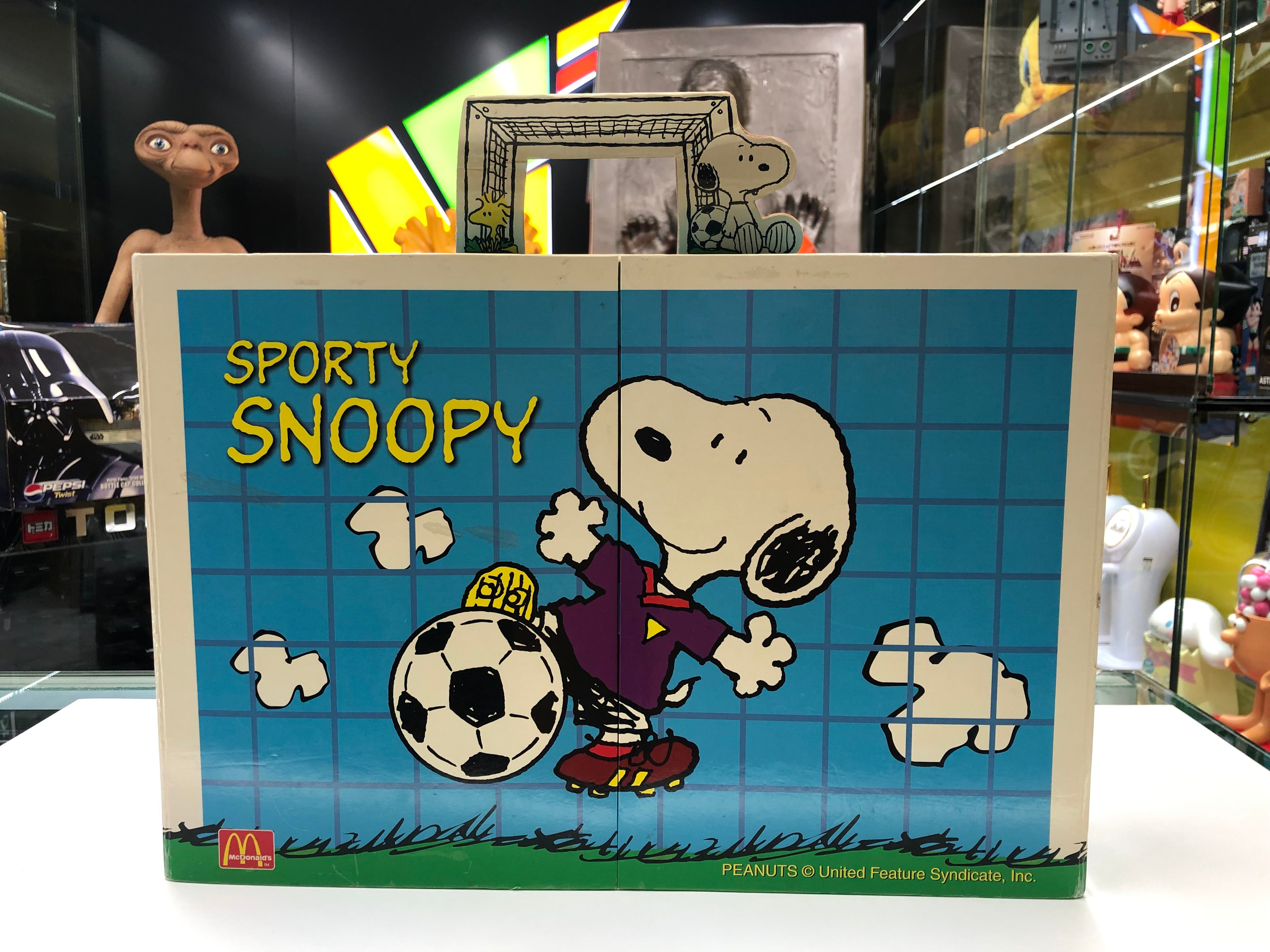 Peanuts Sporty Snoopy McDonald’s Happy Meal Set