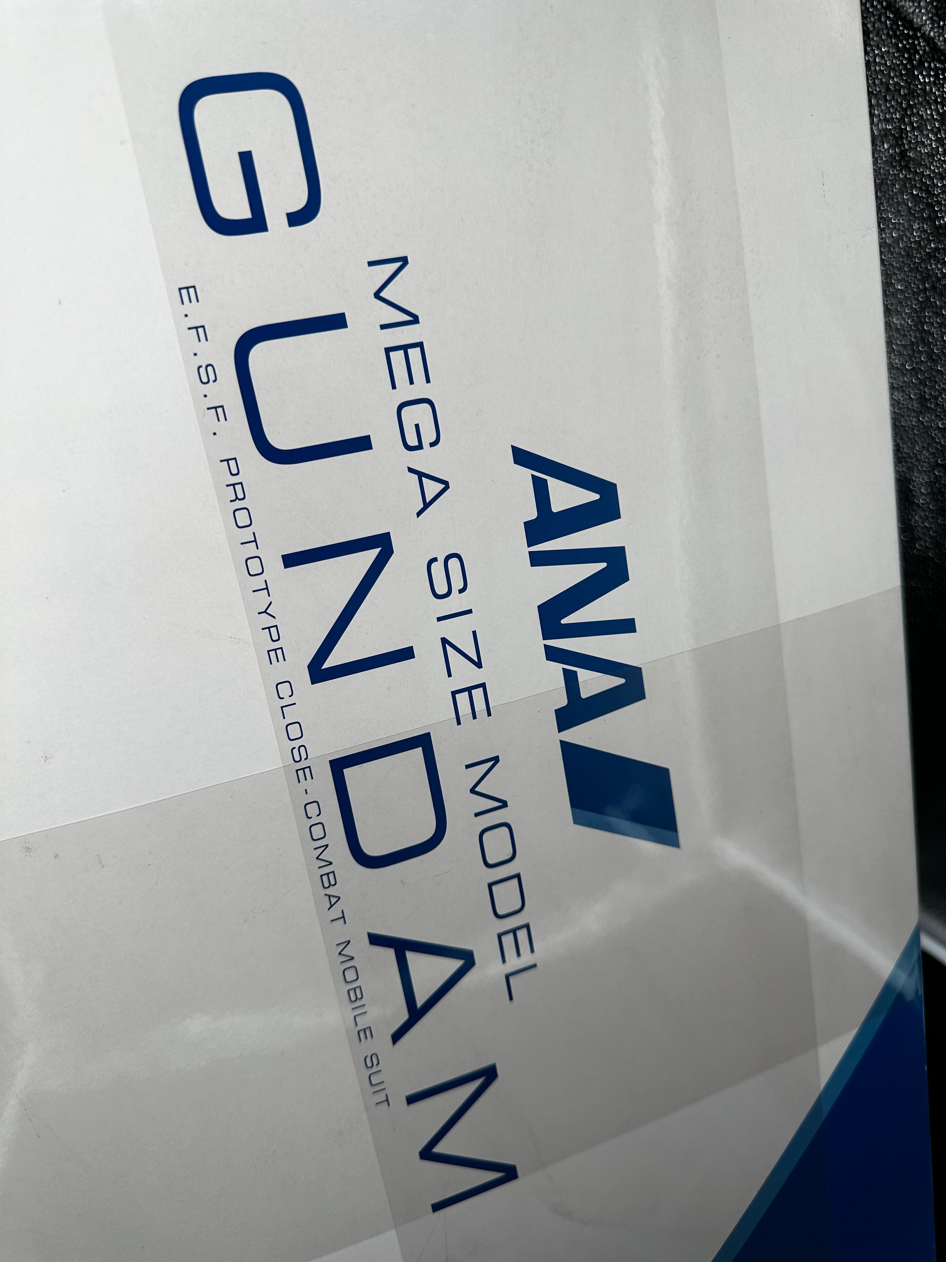 ANA x GUNDAM mega size model