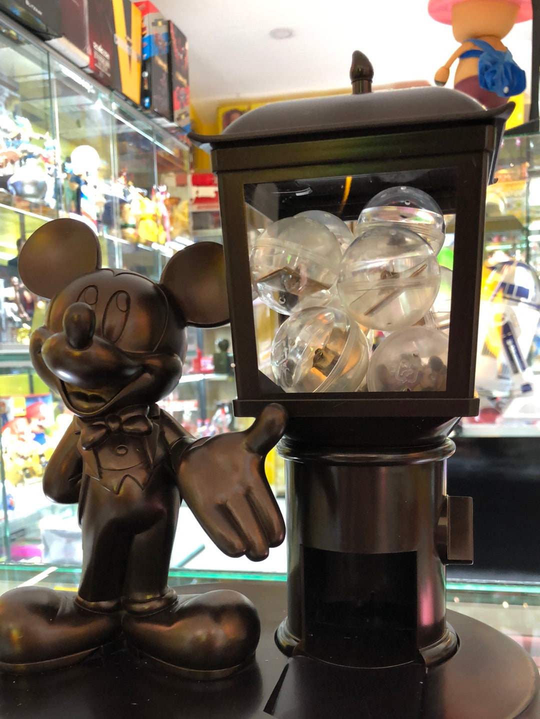 Disney Mickey Mouse pins Gachapon Machine Dai-ichi life with box