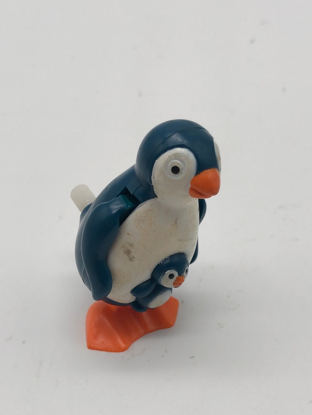 Penguin and bby penguin