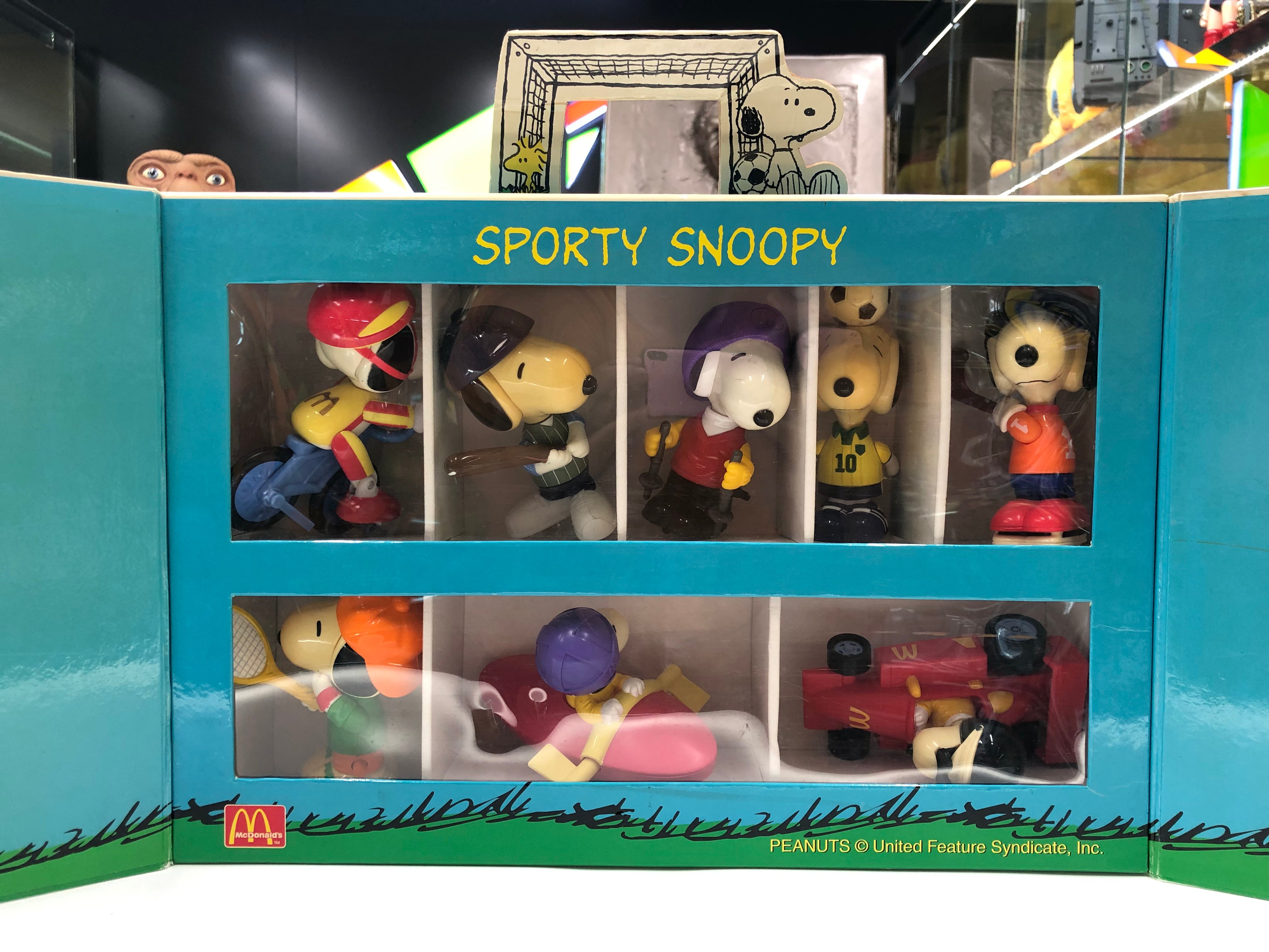 Peanuts Sporty Snoopy McDonald’s Happy Meal Set