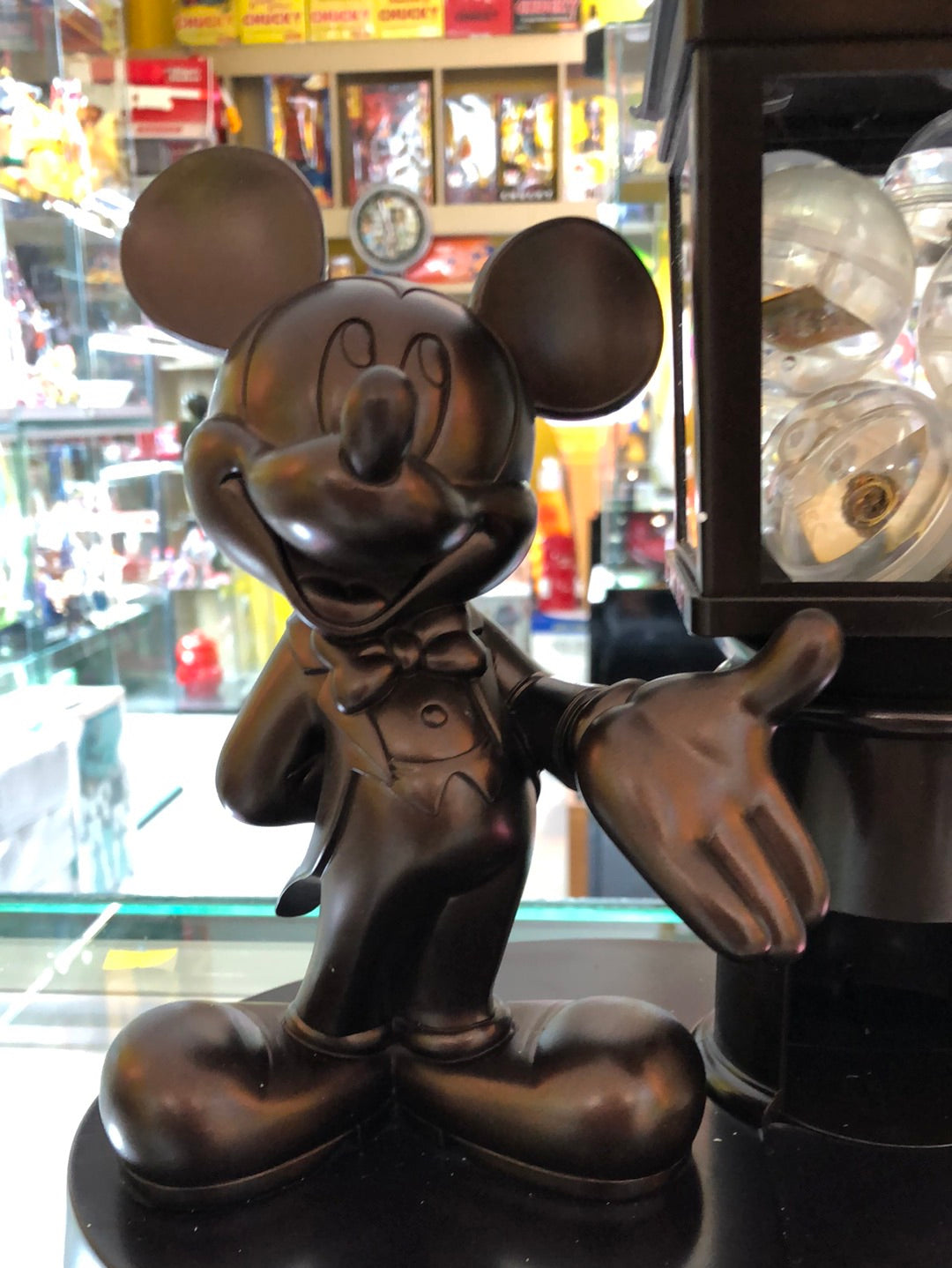 Disney Mickey Mouse pins Gachapon Machine Dai-ichi life with box