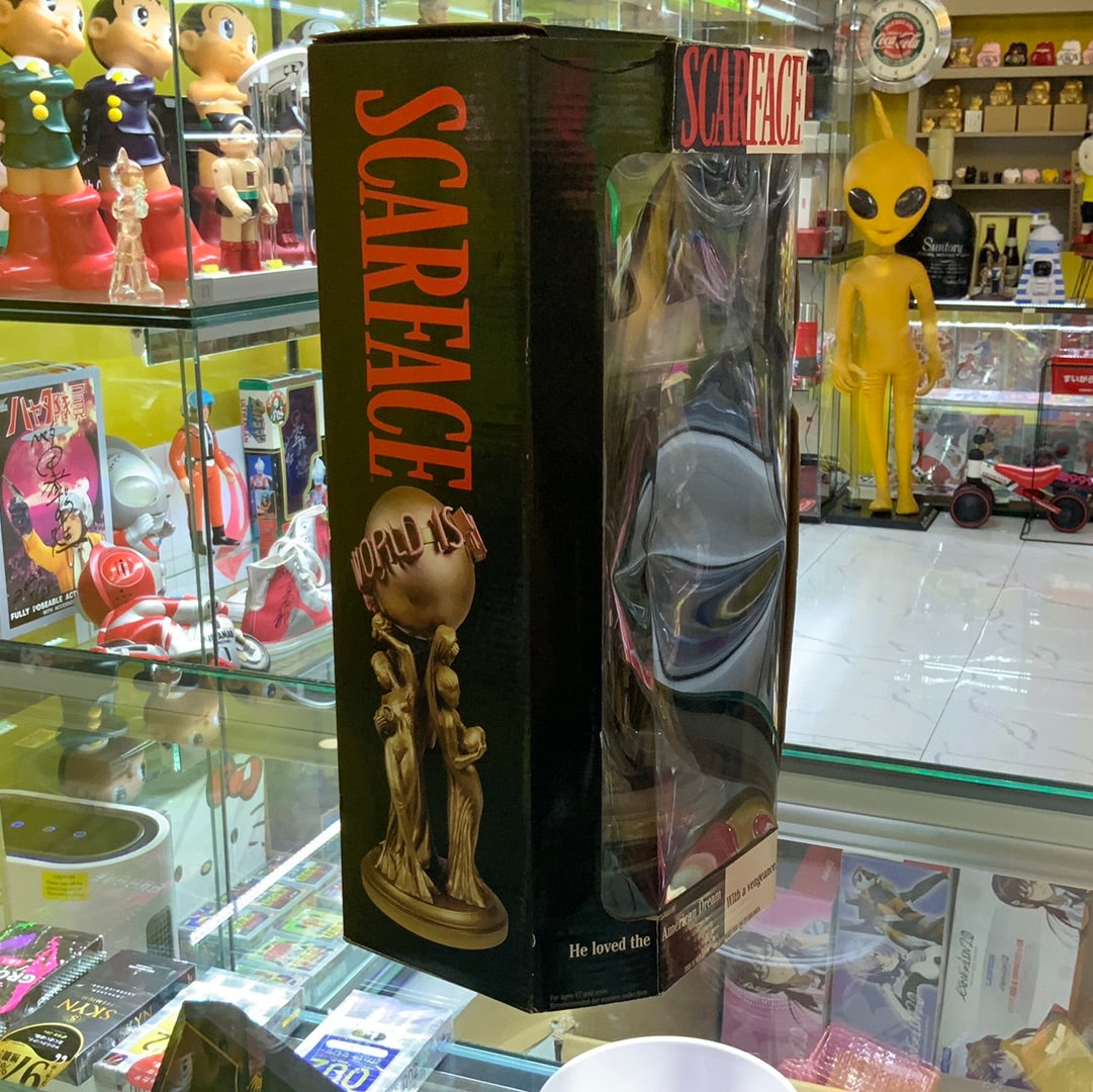 Scarface The world is Yours