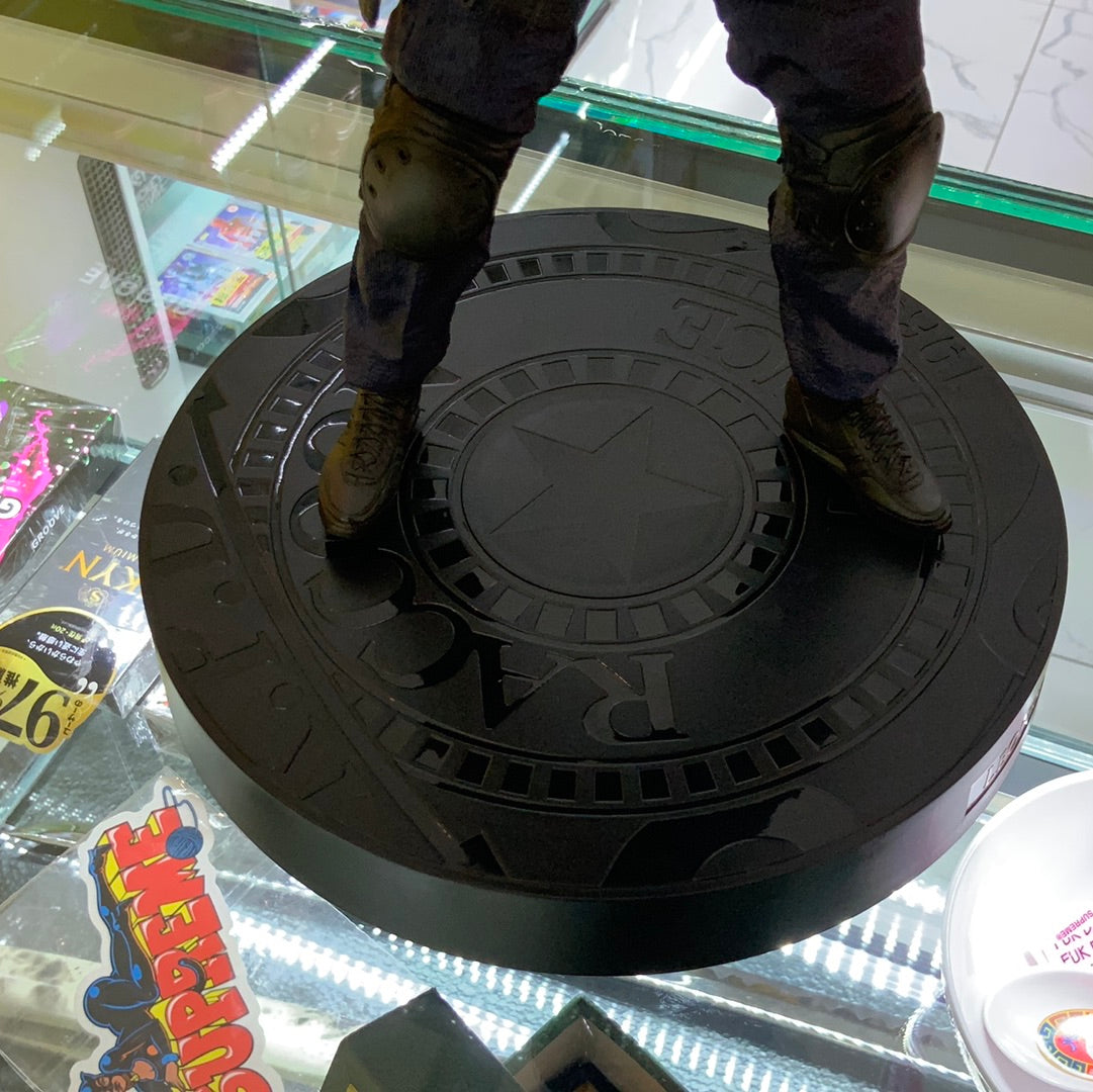 Resident evil Biohazard RE2  Figure collector edition