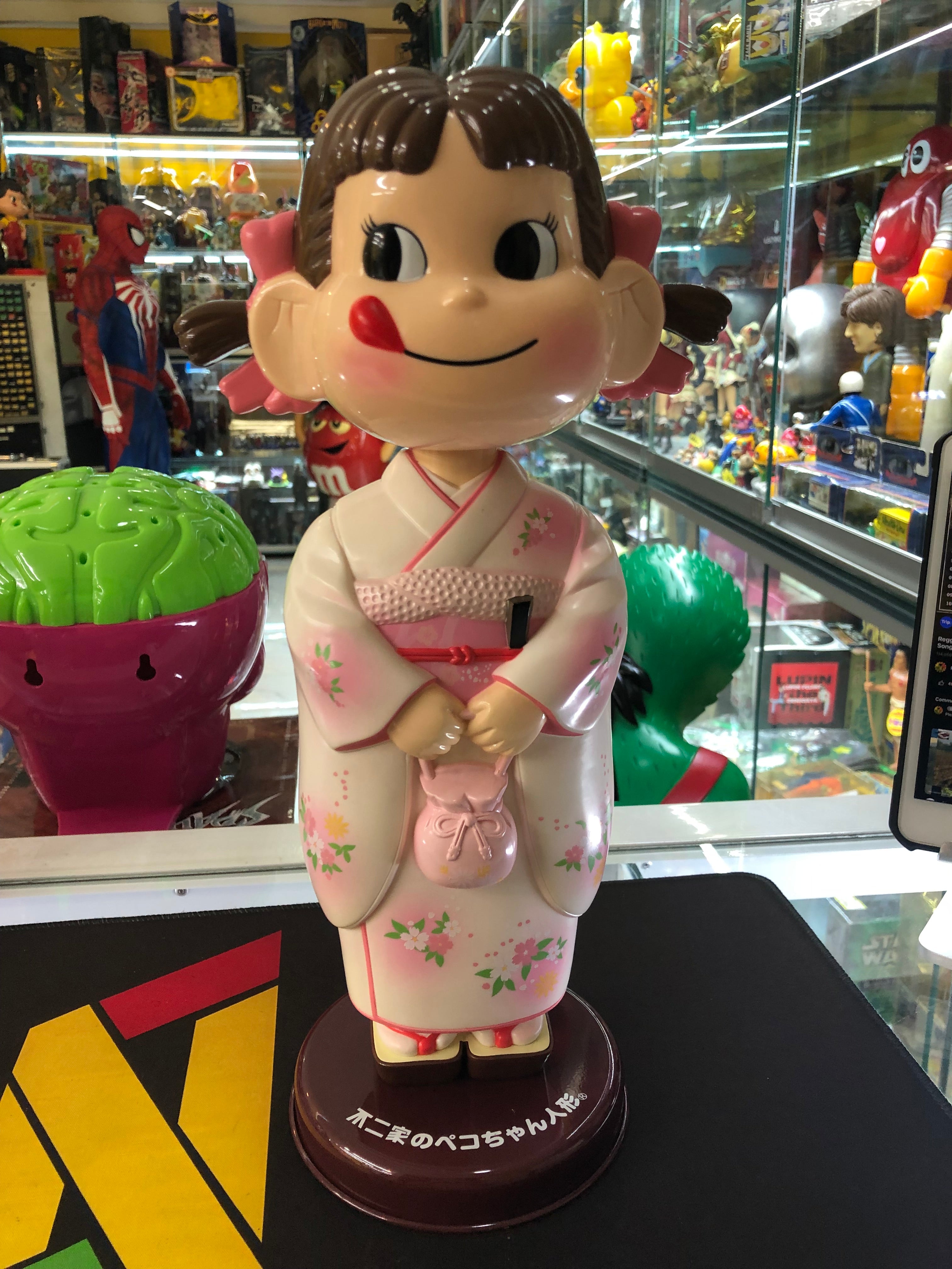 Bobblehead doll/Peko chan