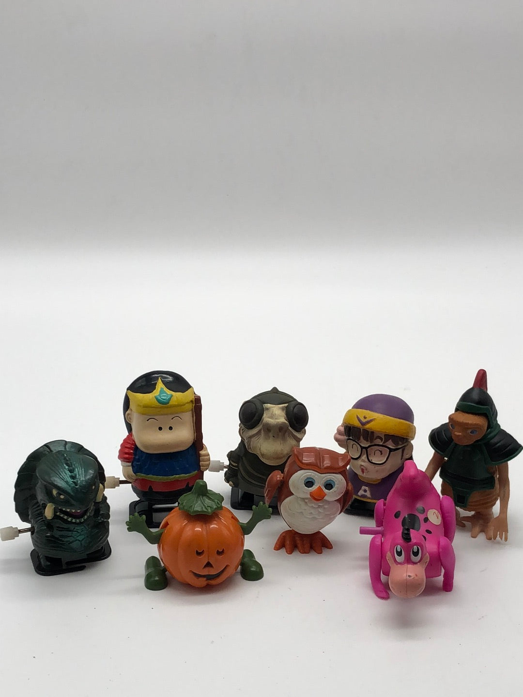 Lot of mixed Carton Action figures