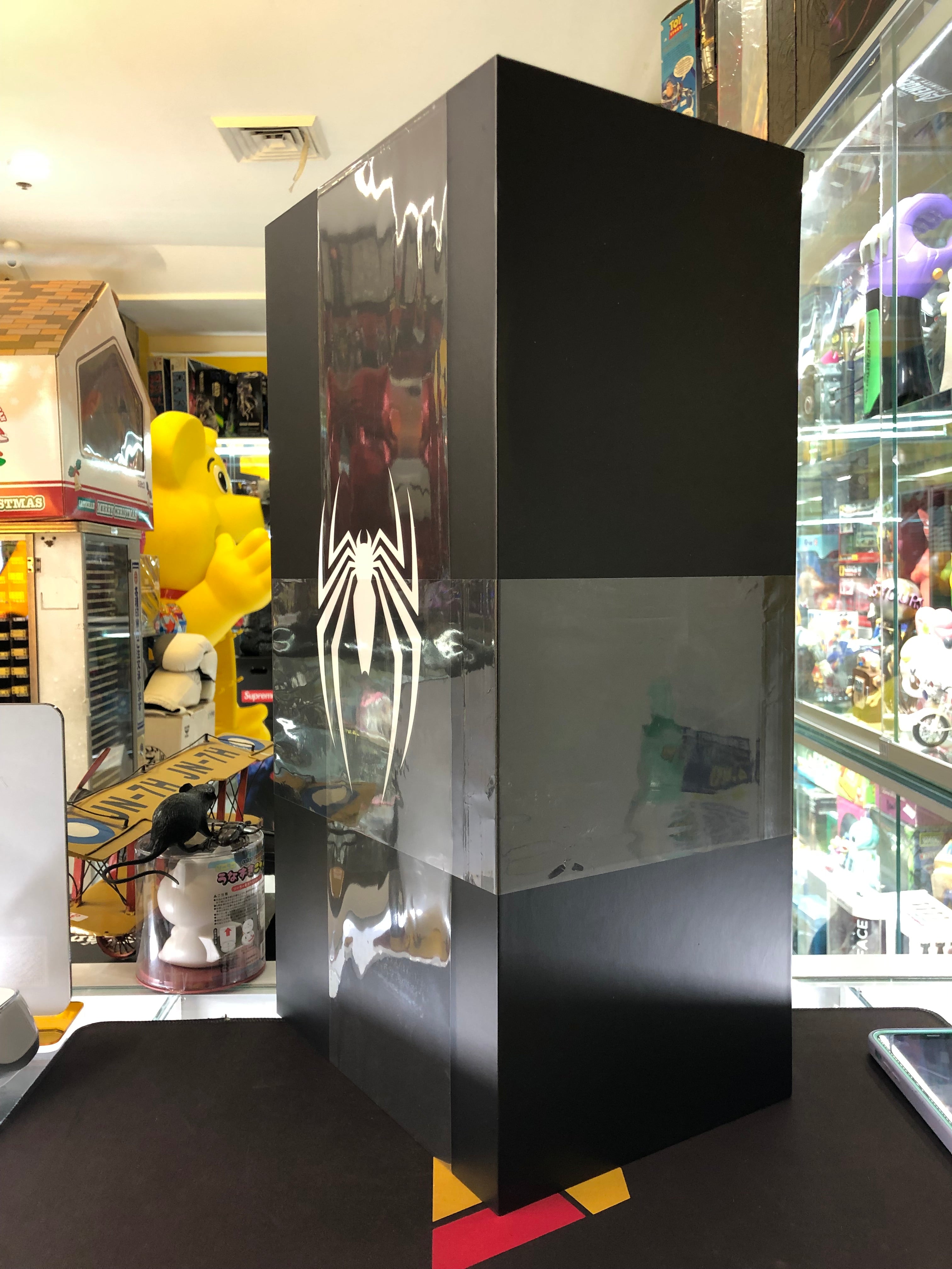 Marvel’s Spiderman 2 collectors Edition PS5 figure & Steel Book display case