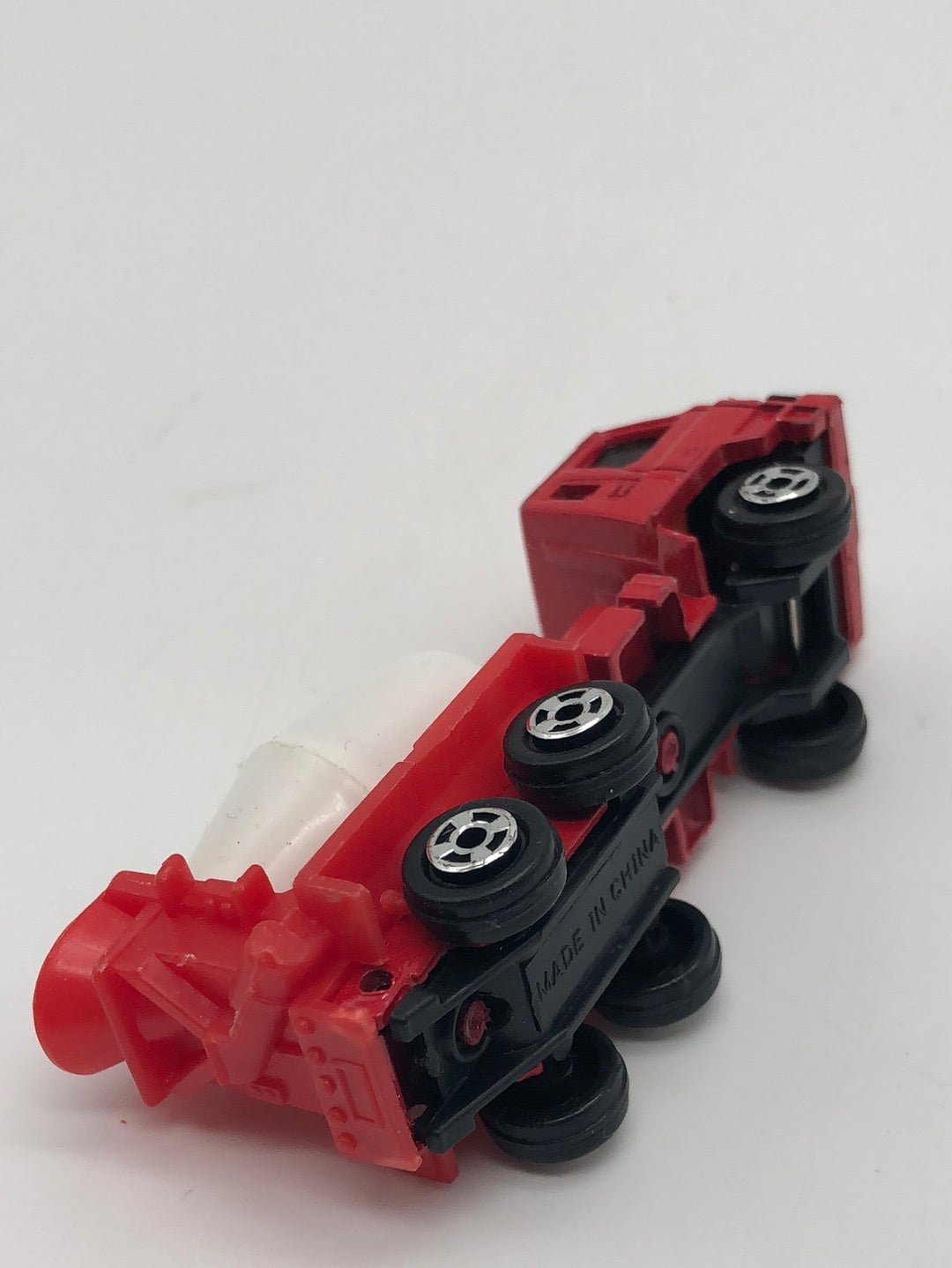 Nissan Resona diesel cement Truck