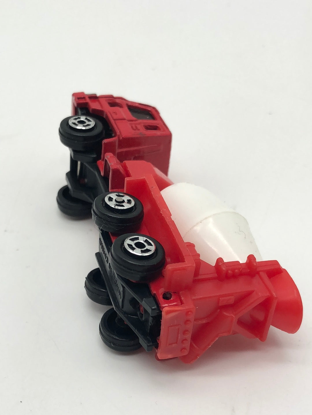 Nissan Resona diesel cement Truck