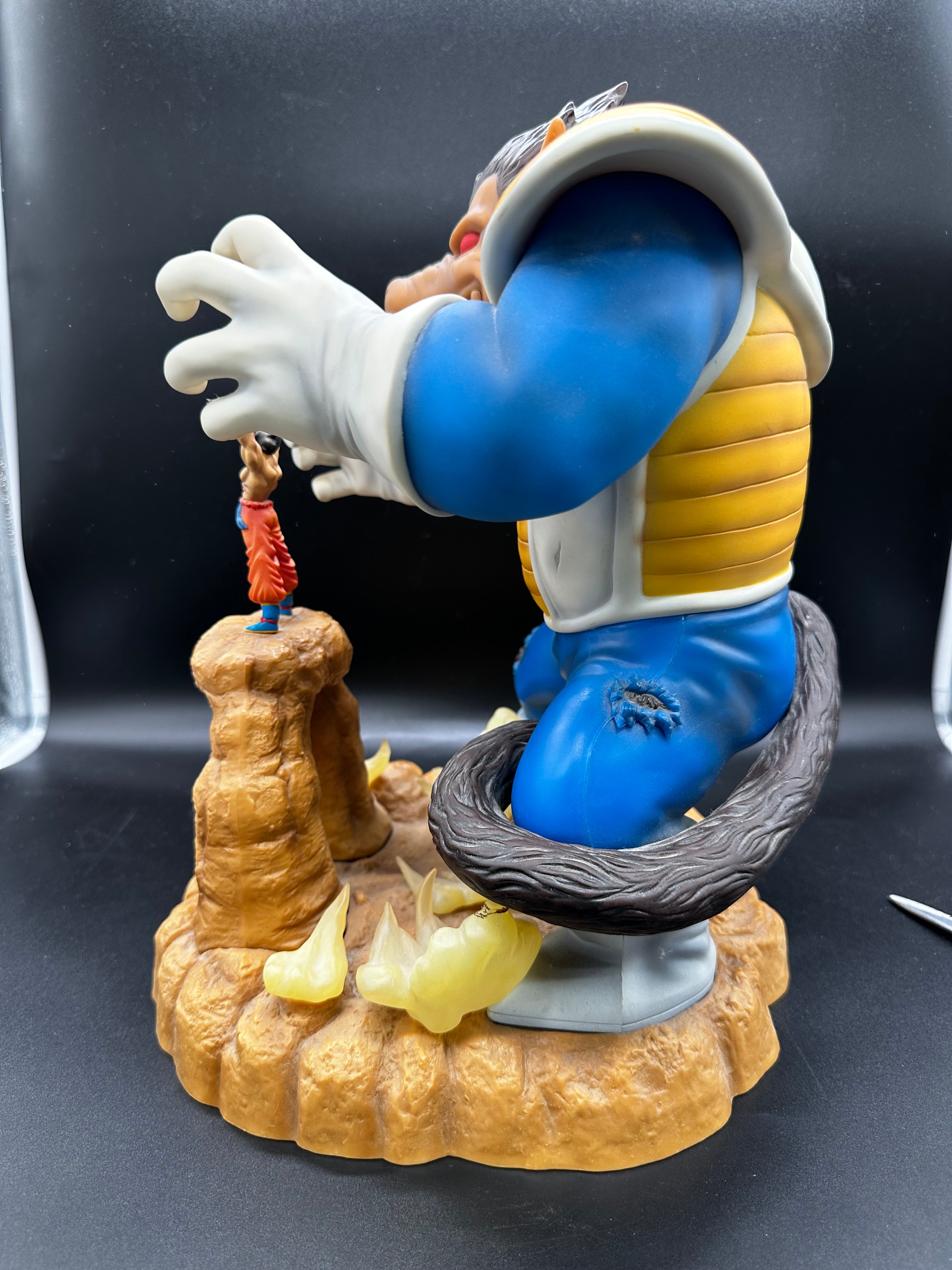 Banpresto - Ichiban Kuji Dragon Ball Showdown edited by A-Prize Daisaru Vegeta Vs Son Goku figure