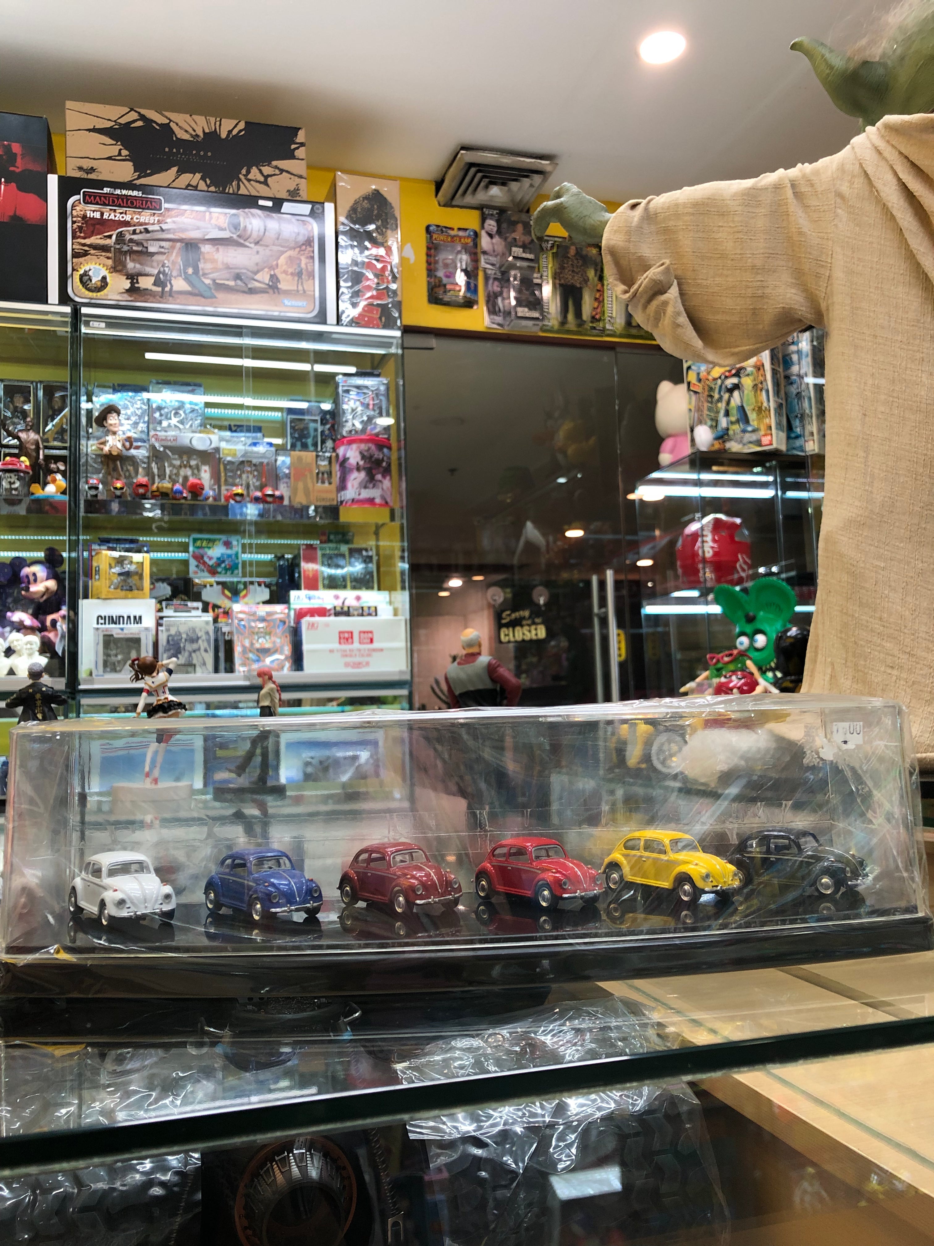 Mini car set with acrylic