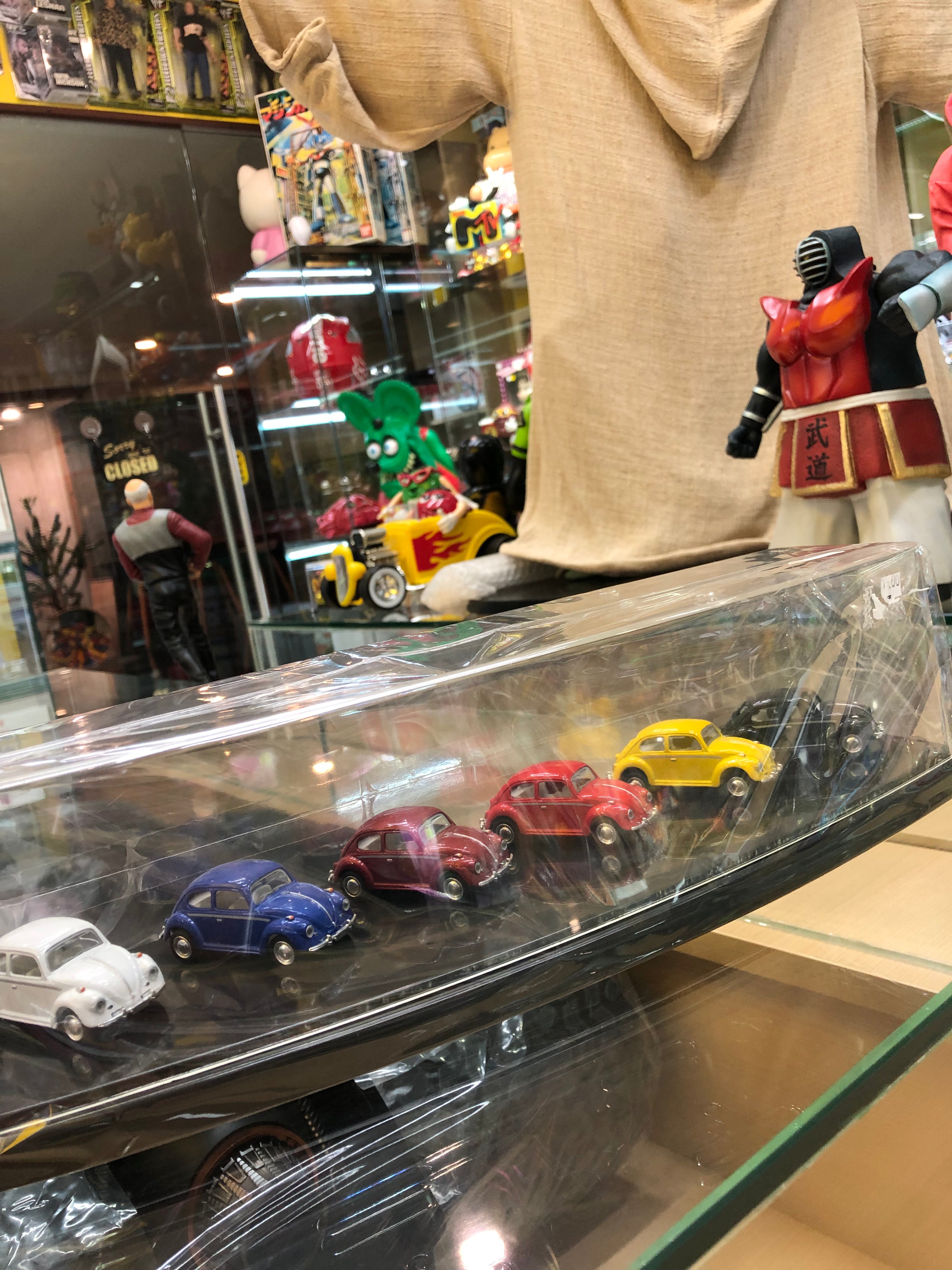 Mini car set with acrylic