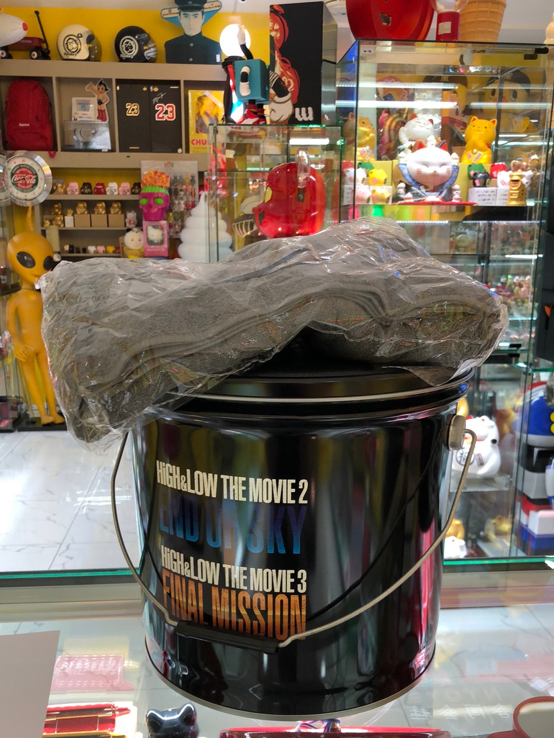 High and low Final mission Tin Bucket