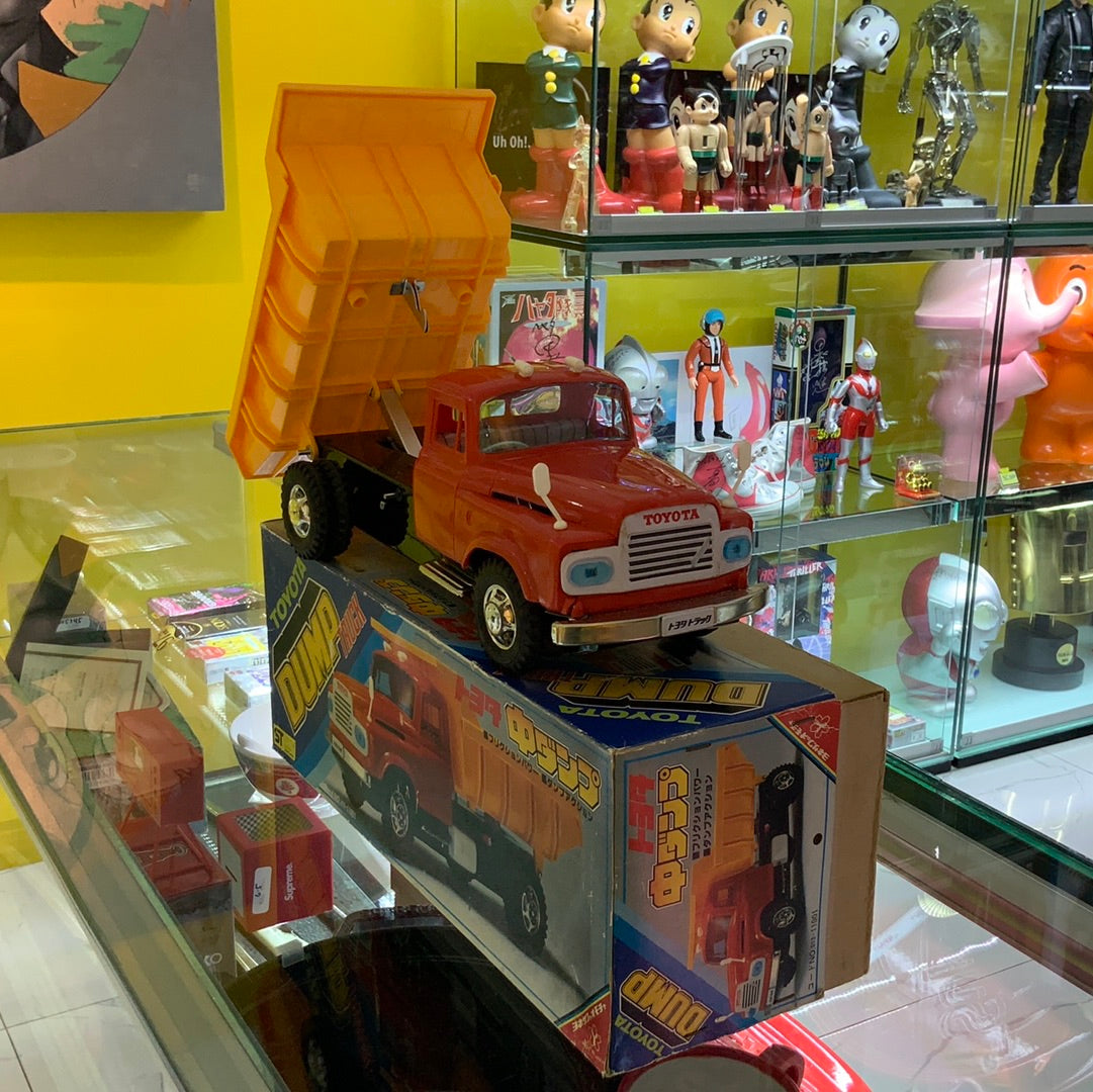 Tin Toy  Toyota